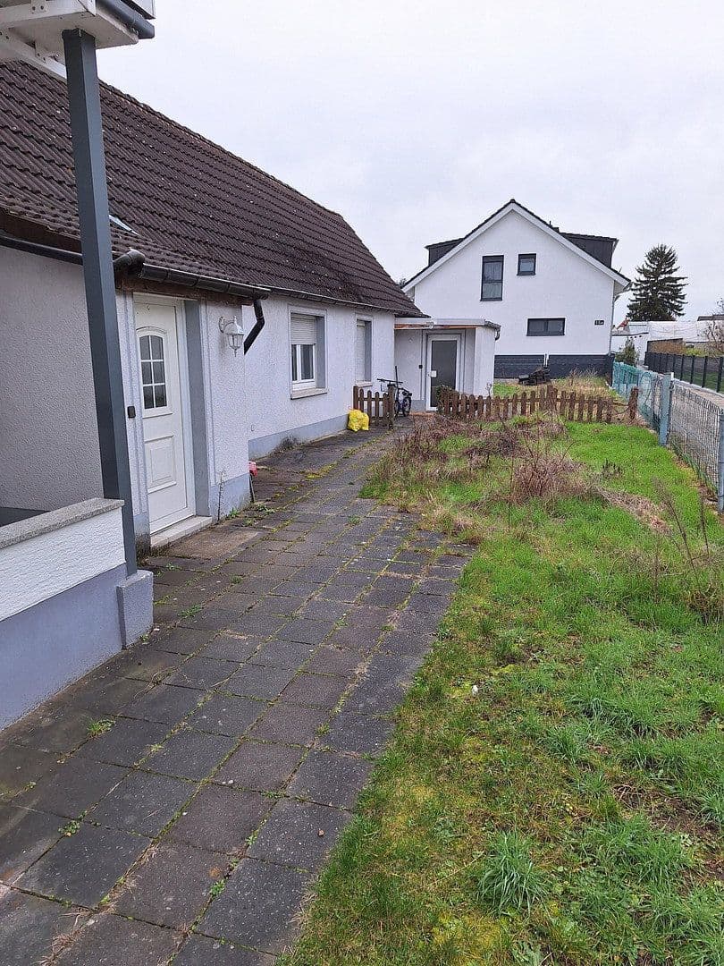Prodej domu 220 m², pozemek 686 m², Mozartstraße 15, Griesheim, Hessen Prodej domu 220 m², pozemek 686 m², Mozartstraße 15, Griesheim, Hessen