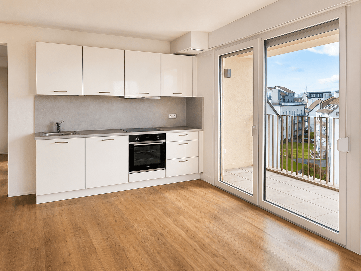 Pronájem bytu 3+1 78 m², Luisenstraße 24, Offenbach, Hessen Pronájem bytu 3+1 78 m², Luisenstraße 24, Offenbach, Hessen