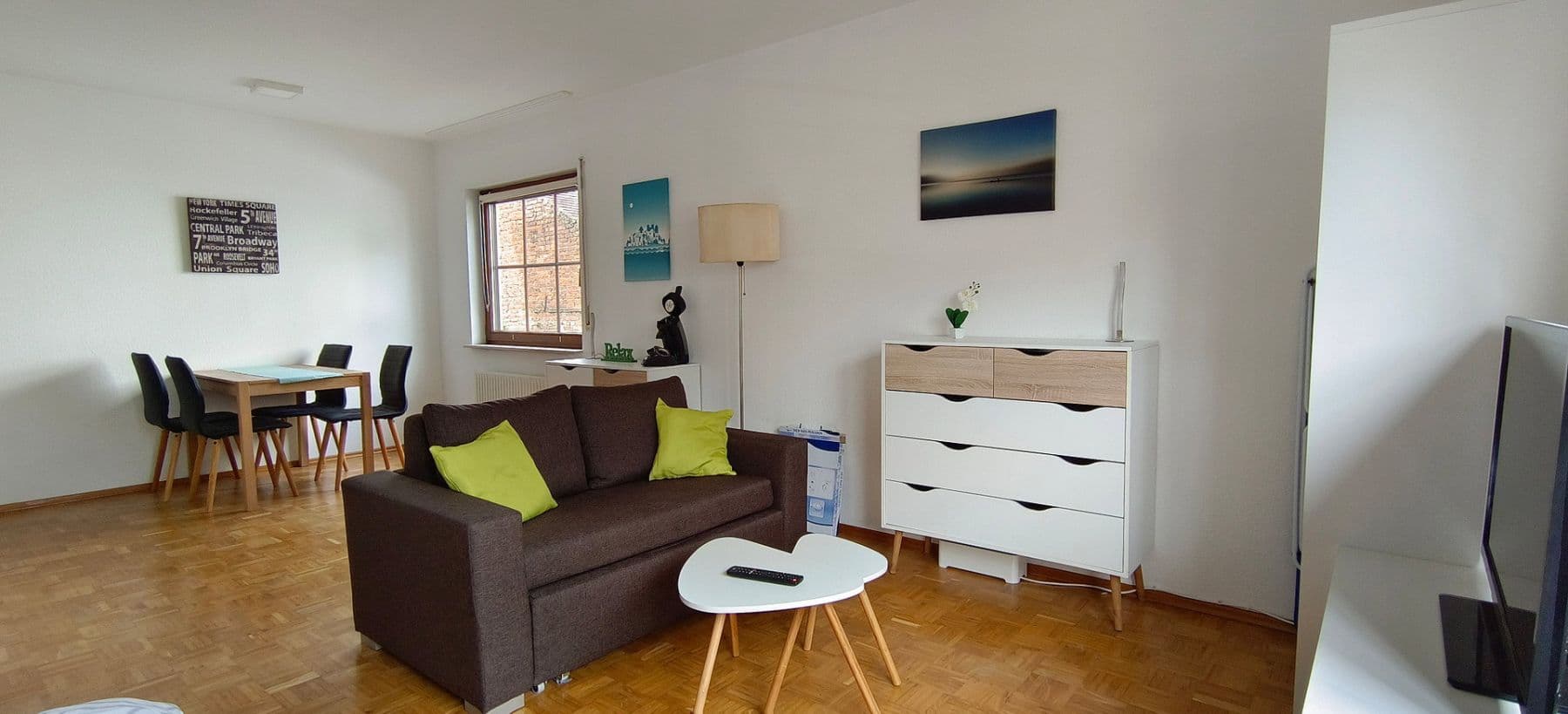 Pronájem bytu 1+1 34 m², Steinbach (Taunus), Hessen Pronájem bytu 1+1 34 m², Steinbach (Taunus), Hessen