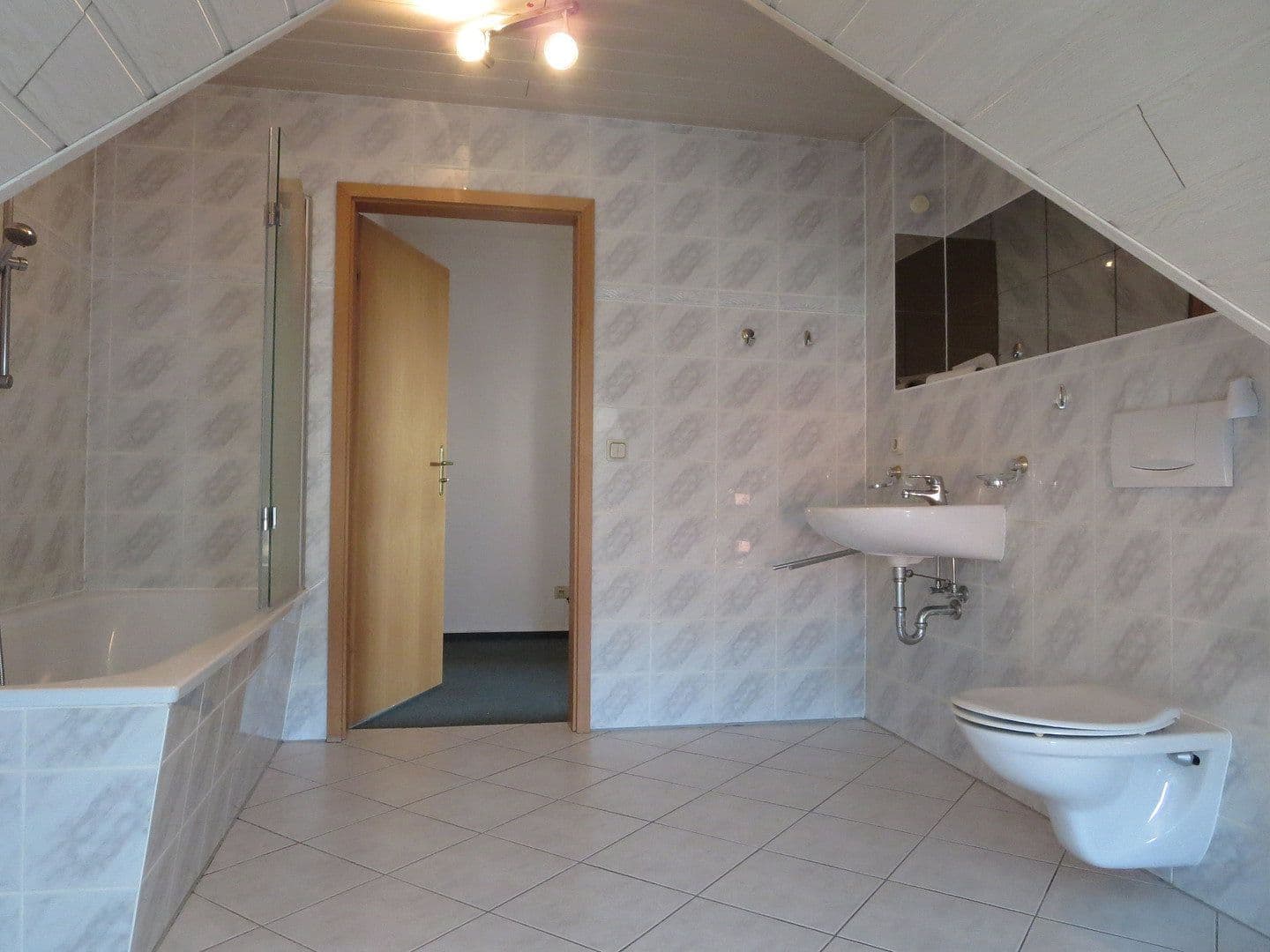 Prodej domu 625 m², pozemek 2.035 m², Kottmar, Sasko Prodej domu 625 m², pozemek 2.035 m², Kottmar, Sasko