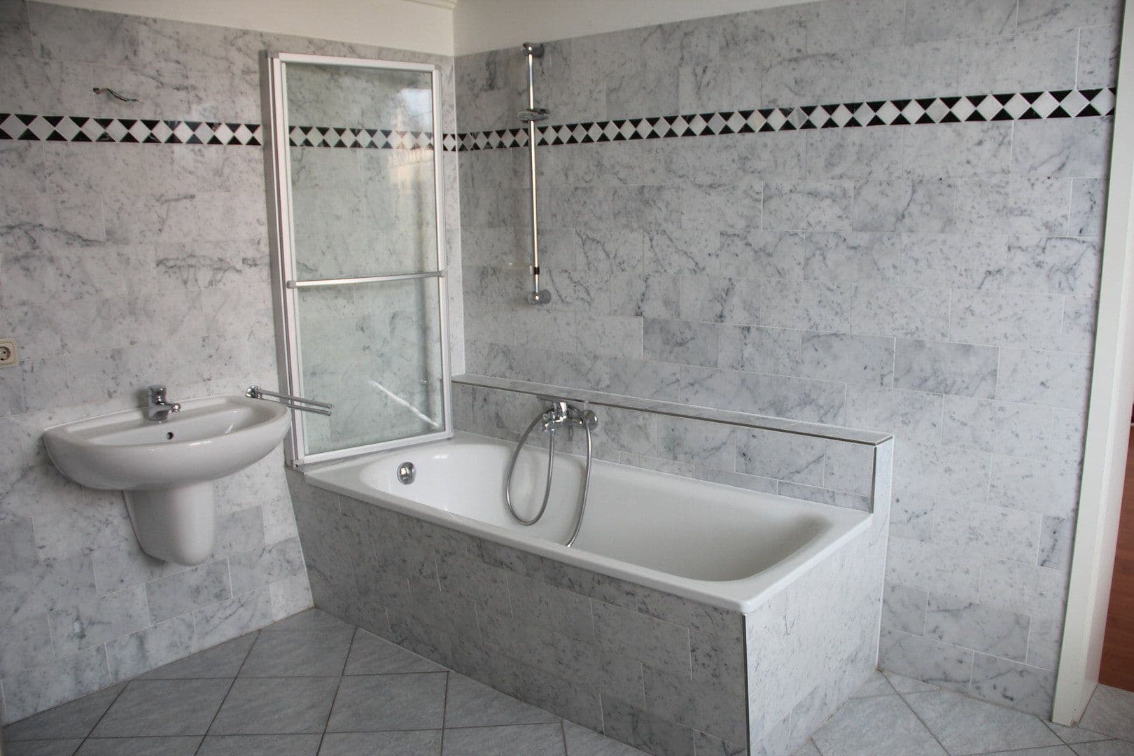 Prodej domu 625 m², pozemek 2.035 m², Kottmar, Sasko Prodej domu 625 m², pozemek 2.035 m², Kottmar, Sasko