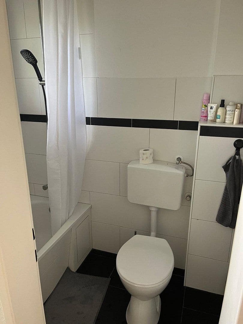 Pronájem bytu 3+1 73 m², Bergisch Gladbach, Severní Porýní-Vestfálsko Pronájem bytu 3+1 73 m², Bergisch Gladbach, Severní Porýní-Vestfálsko