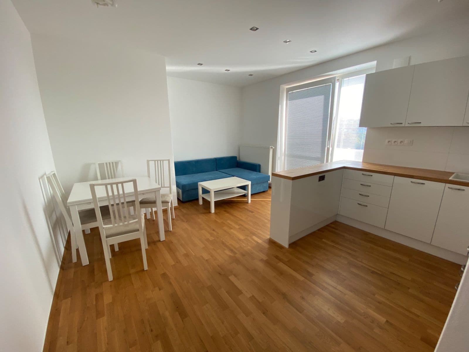 Pronájem bytu 2+1 46 m², Račianska, Nové Mesto, Bratislavský kraj Pronájem bytu 2+1 46 m², Račianska, Nové Mesto, Bratislavský kraj