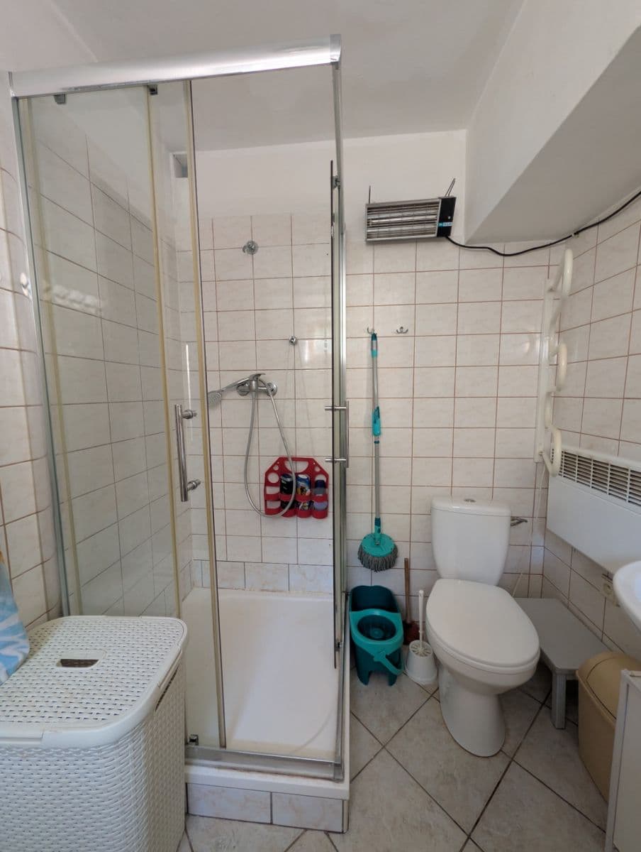 Pronájem domu 100 m², pozemek 247 m², V Poustkách, Mratín, Středočeský kraj Pronájem domu 100 m², pozemek 247 m², V Poustkách, Mratín, Středočeský kraj
