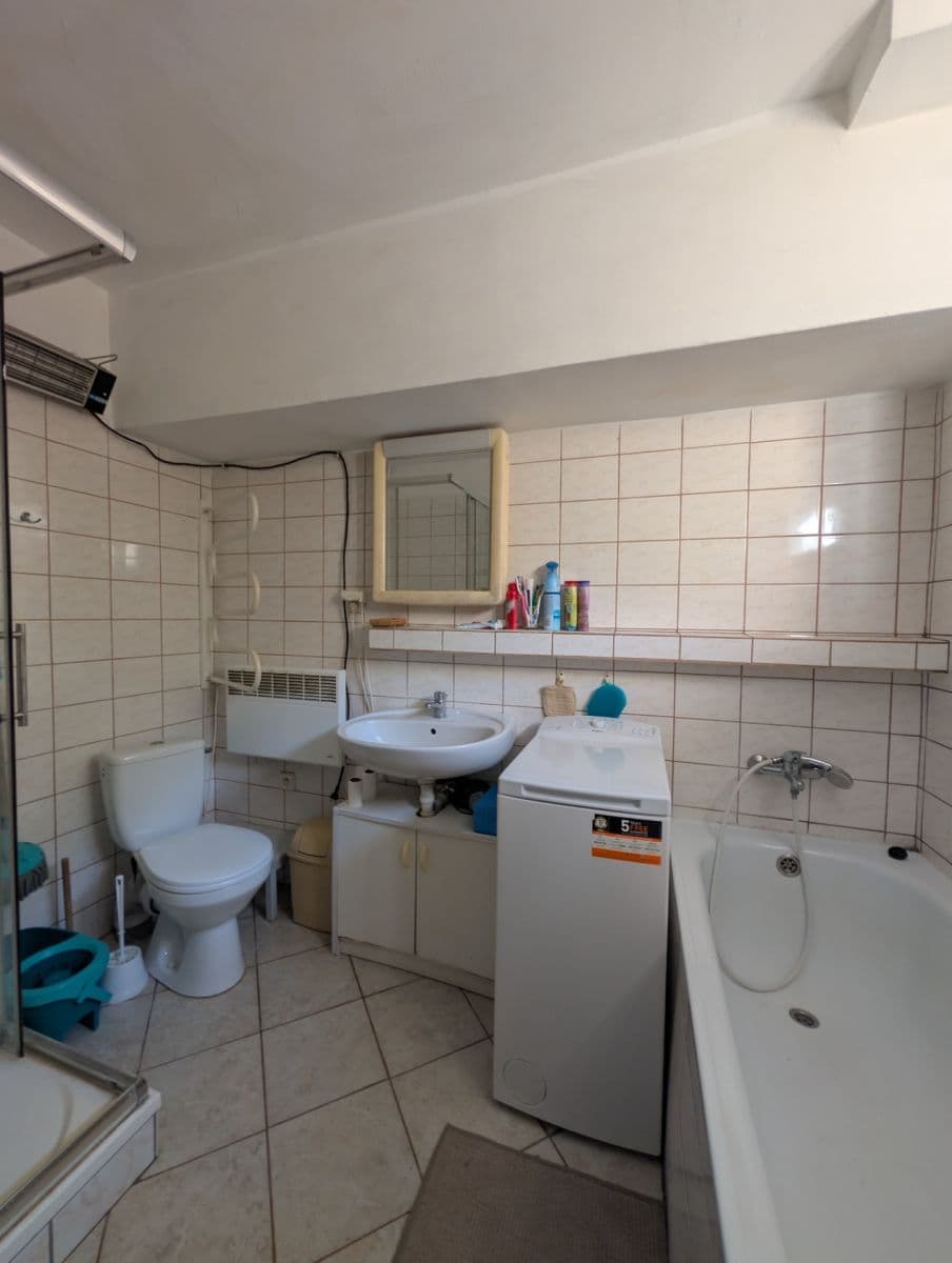 Pronájem domu 100 m², pozemek 247 m², V Poustkách, Mratín, Středočeský kraj Pronájem domu 100 m², pozemek 247 m², V Poustkách, Mratín, Středočeský kraj