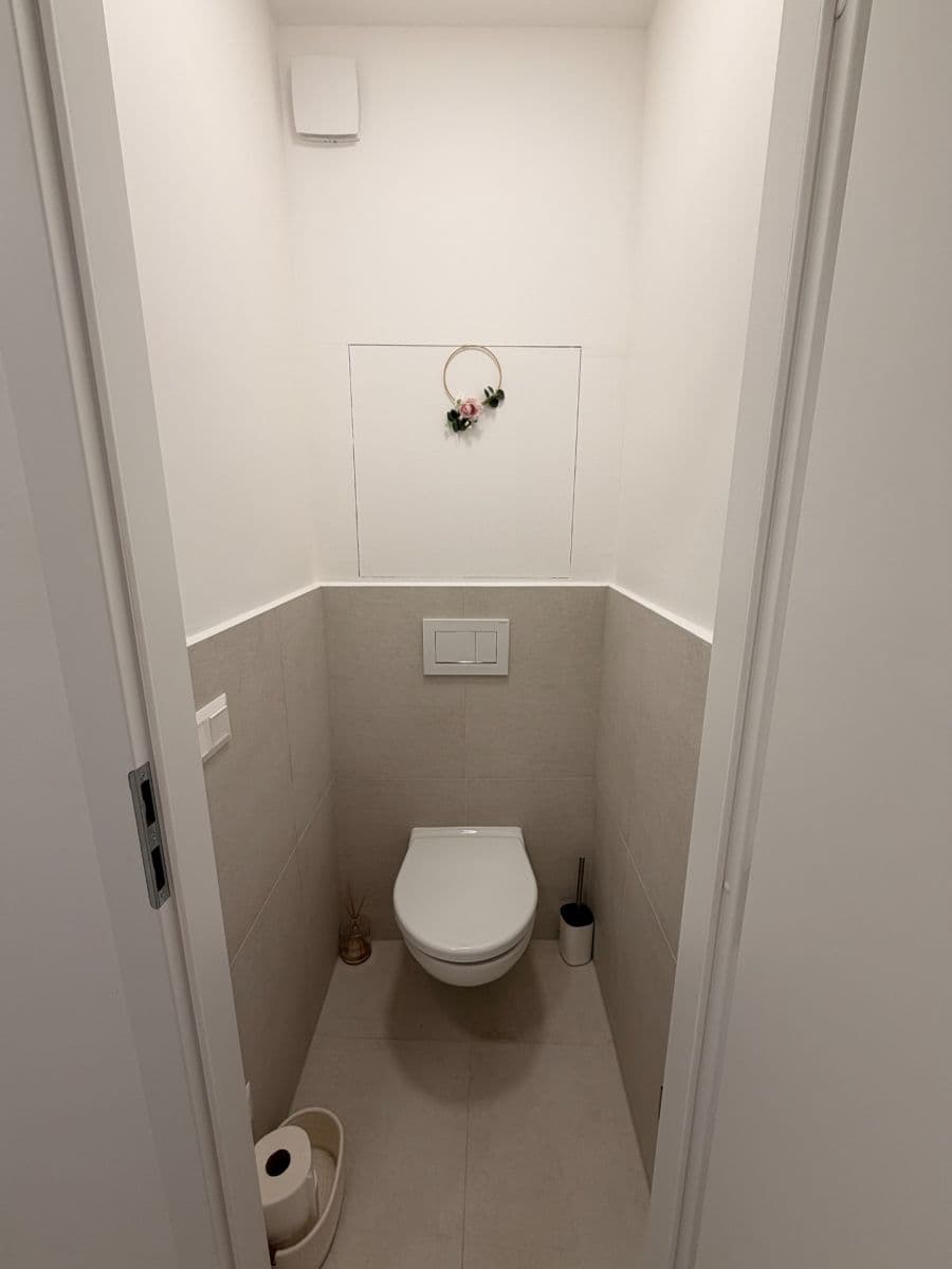 Pronájem bytu 3+1 58 m², Mikovíniho, Nové Mesto, Bratislavský kraj Pronájem bytu 3+1 58 m², Mikovíniho, Nové Mesto, Bratislavský kraj