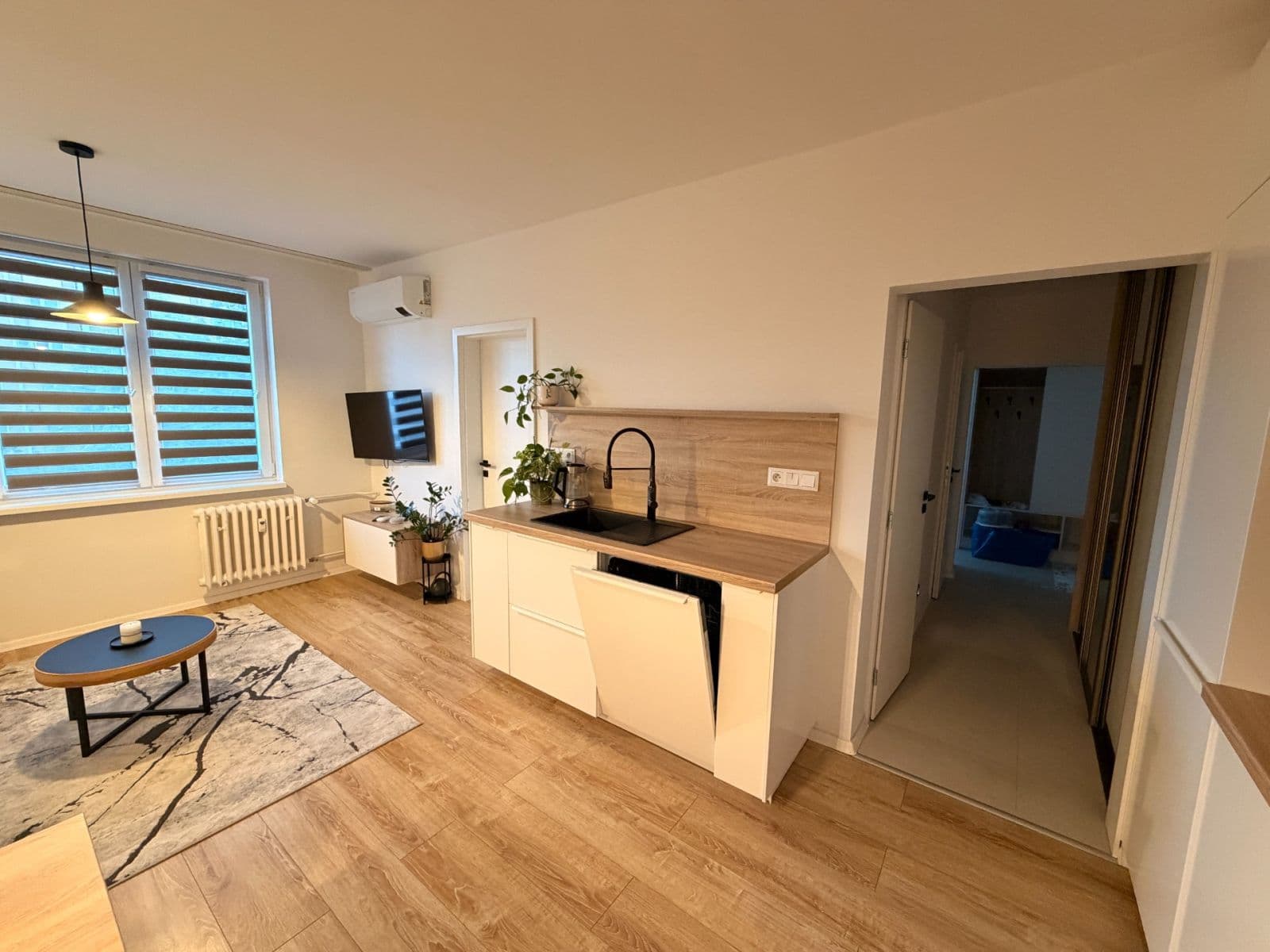 Pronájem bytu 3+1 58 m², Mikovíniho, Nové Mesto, Bratislavský kraj Pronájem bytu 3+1 58 m², Mikovíniho, Nové Mesto, Bratislavský kraj