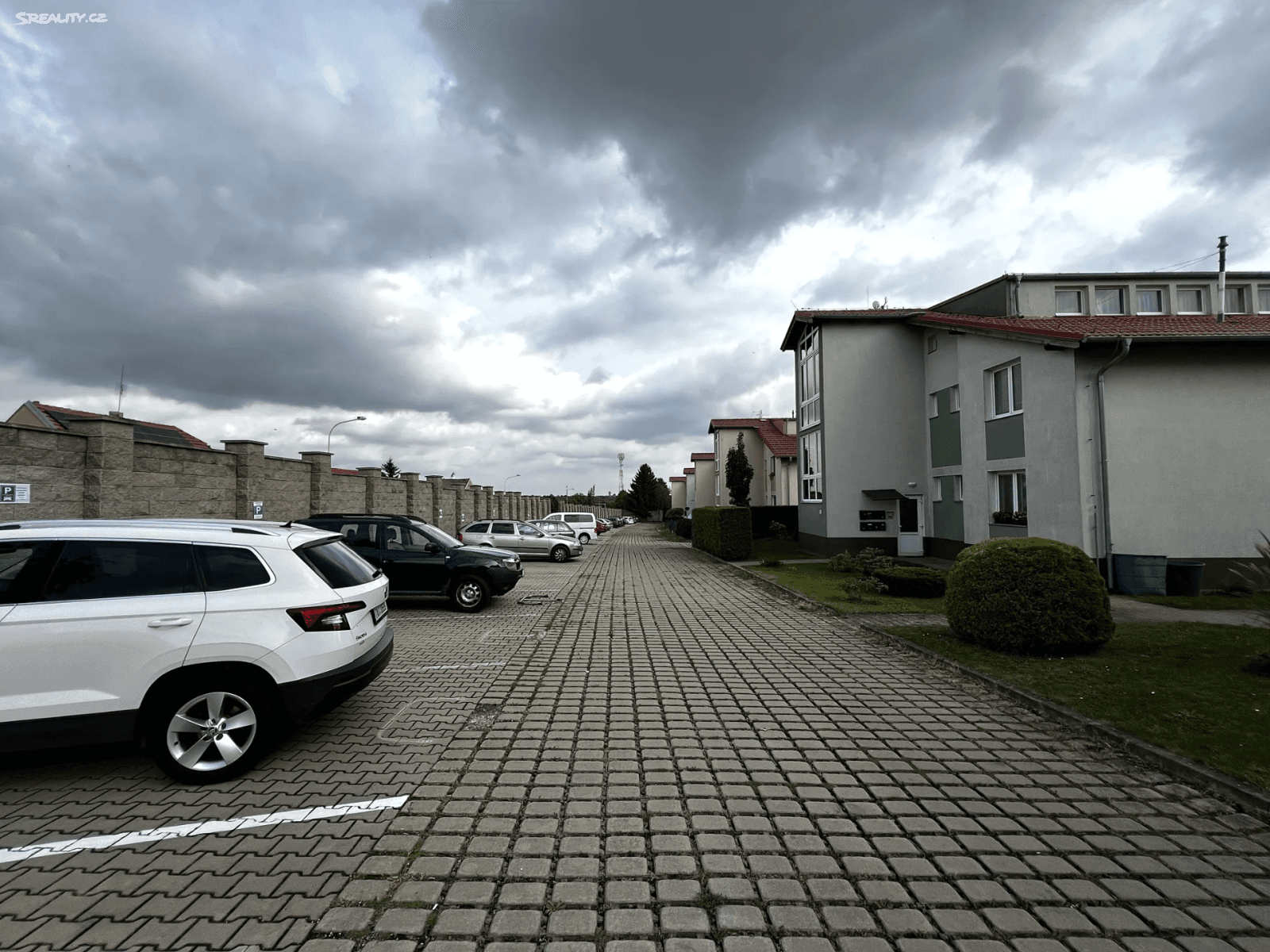 Pronájem garáže 15 m², Unhošťská, Hostivice, Středočeský kraj Pronájem garáže 15 m², Unhošťská, Hostivice, Středočeský kraj