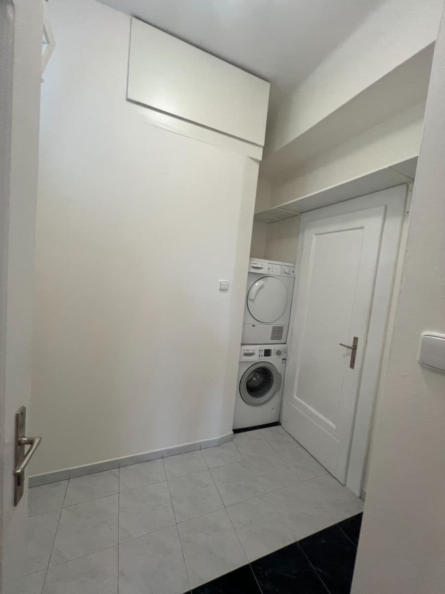 Pronájem bytu 5+1 150 m², Šárecká, Praha, Praha Pronájem bytu 5+1 150 m², Šárecká, Praha, Praha