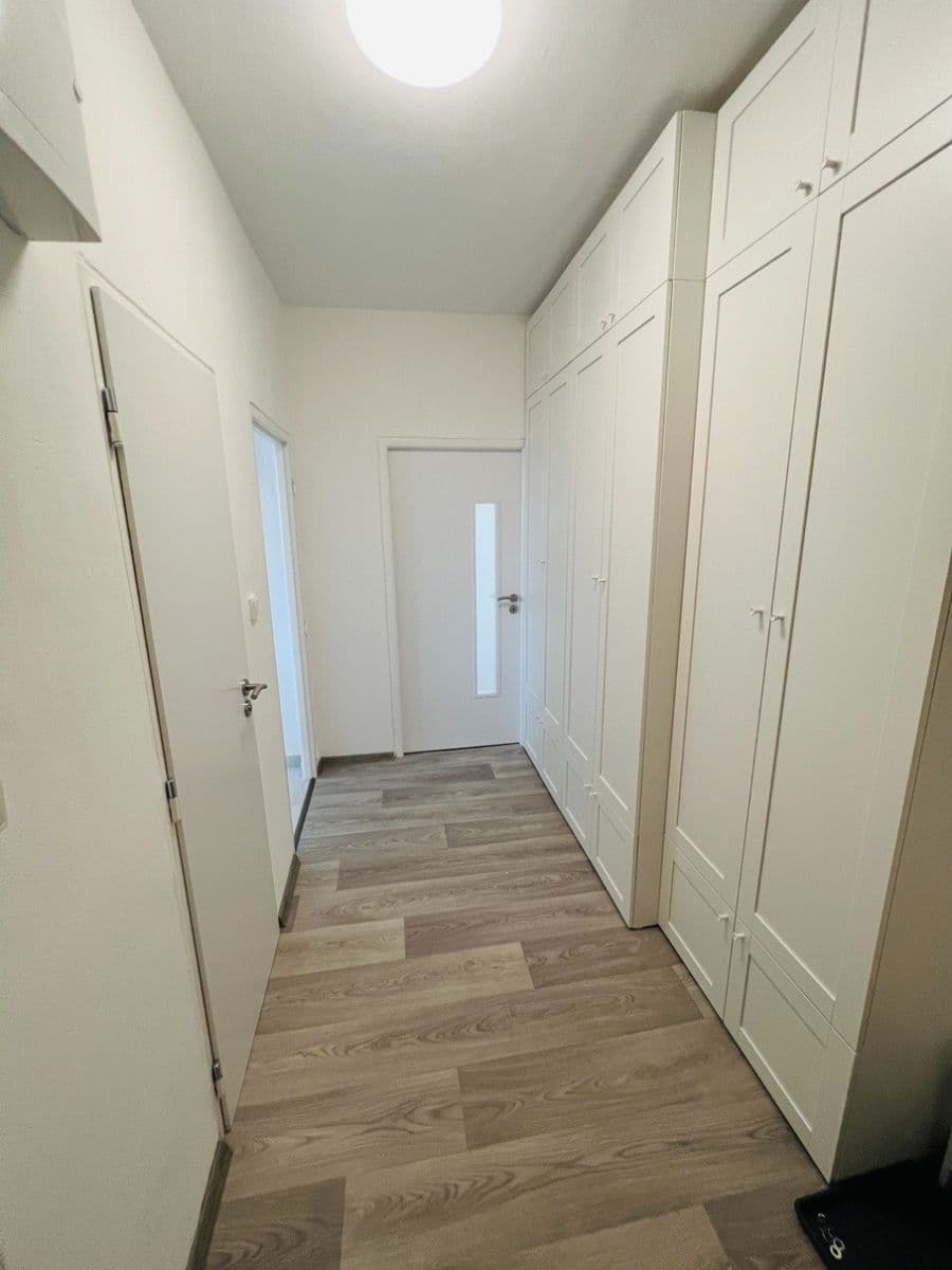 Pronájem bytu 2+1 56 m², Káranská, Praha, Praha Pronájem bytu 2+1 56 m², Káranská, Praha, Praha