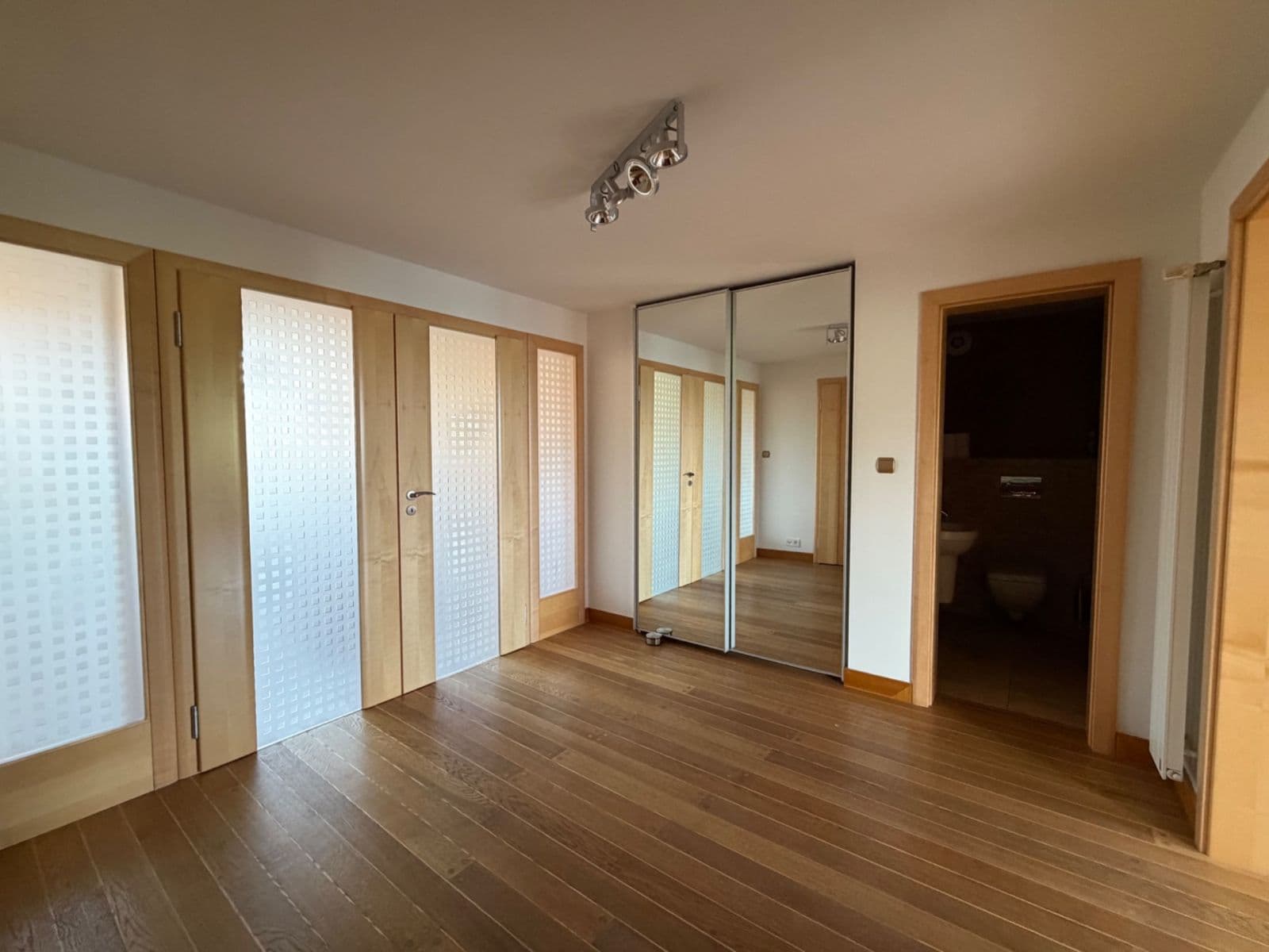 Pronájem bytu 3+kk 157 m², Korunní, Praha, Praha Pronájem bytu 3+kk 157 m², Korunní, Praha, Praha