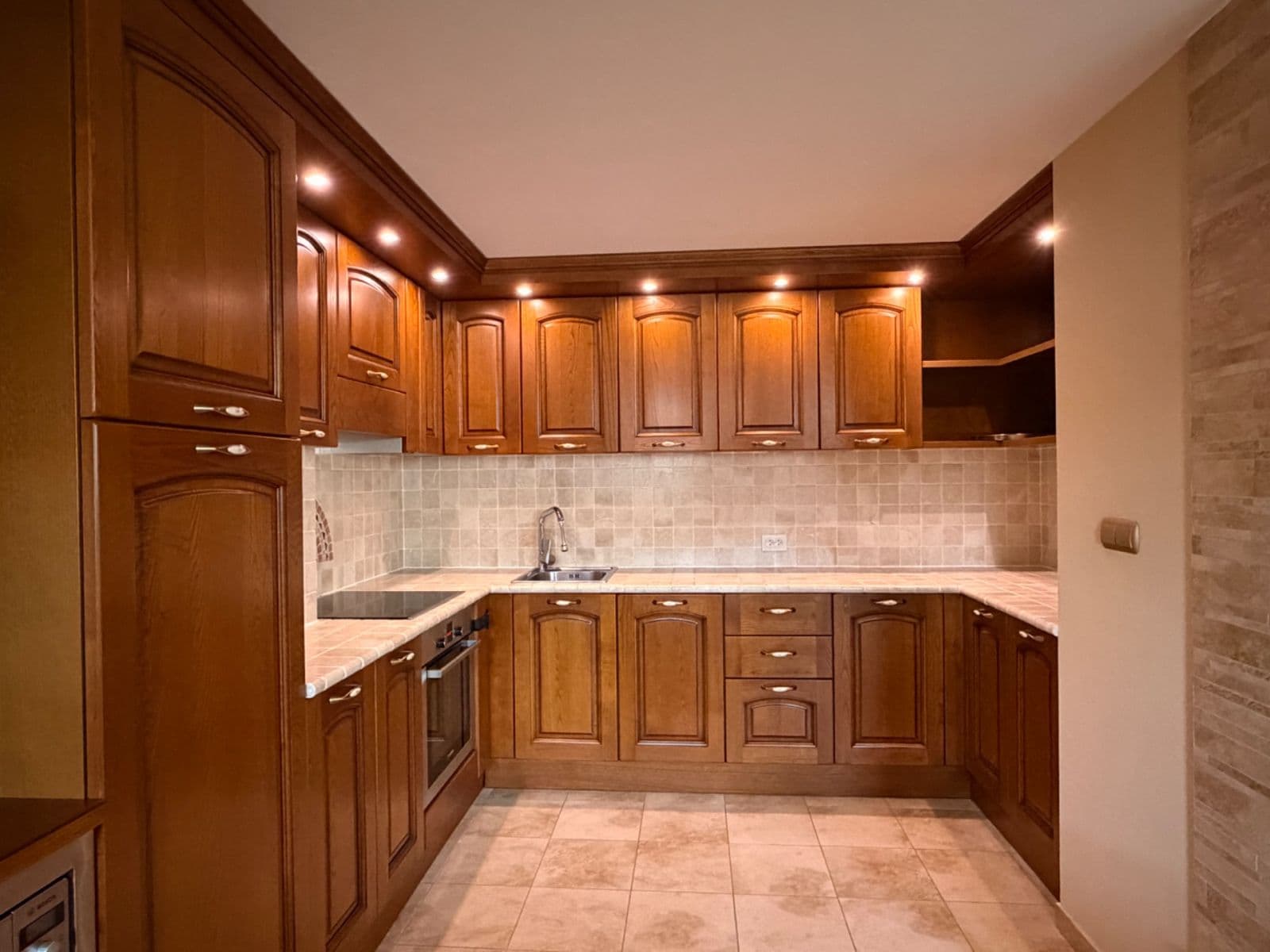 Pronájem bytu 3+kk 157 m², Korunní, Praha, Praha Pronájem bytu 3+kk 157 m², Korunní, Praha, Praha
