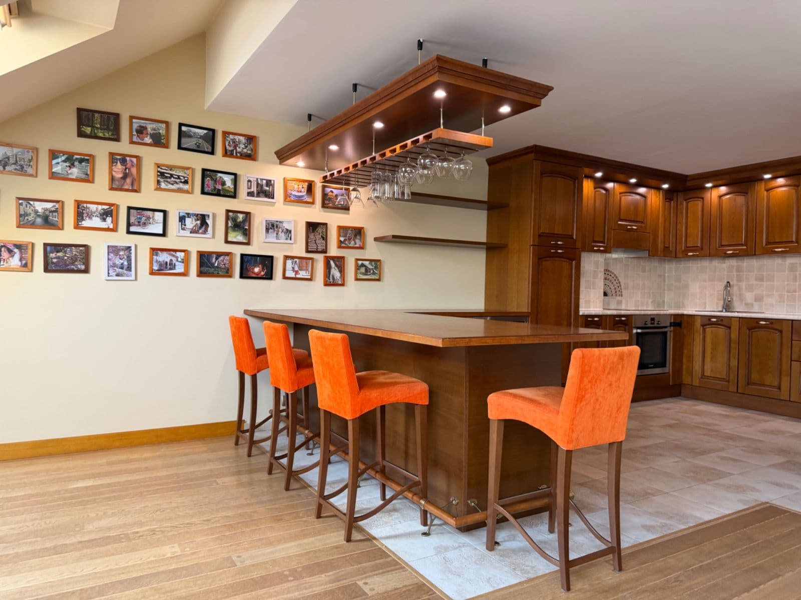 Pronájem bytu 3+kk 157 m², Korunní, Praha, Praha Pronájem bytu 3+kk 157 m², Korunní, Praha, Praha