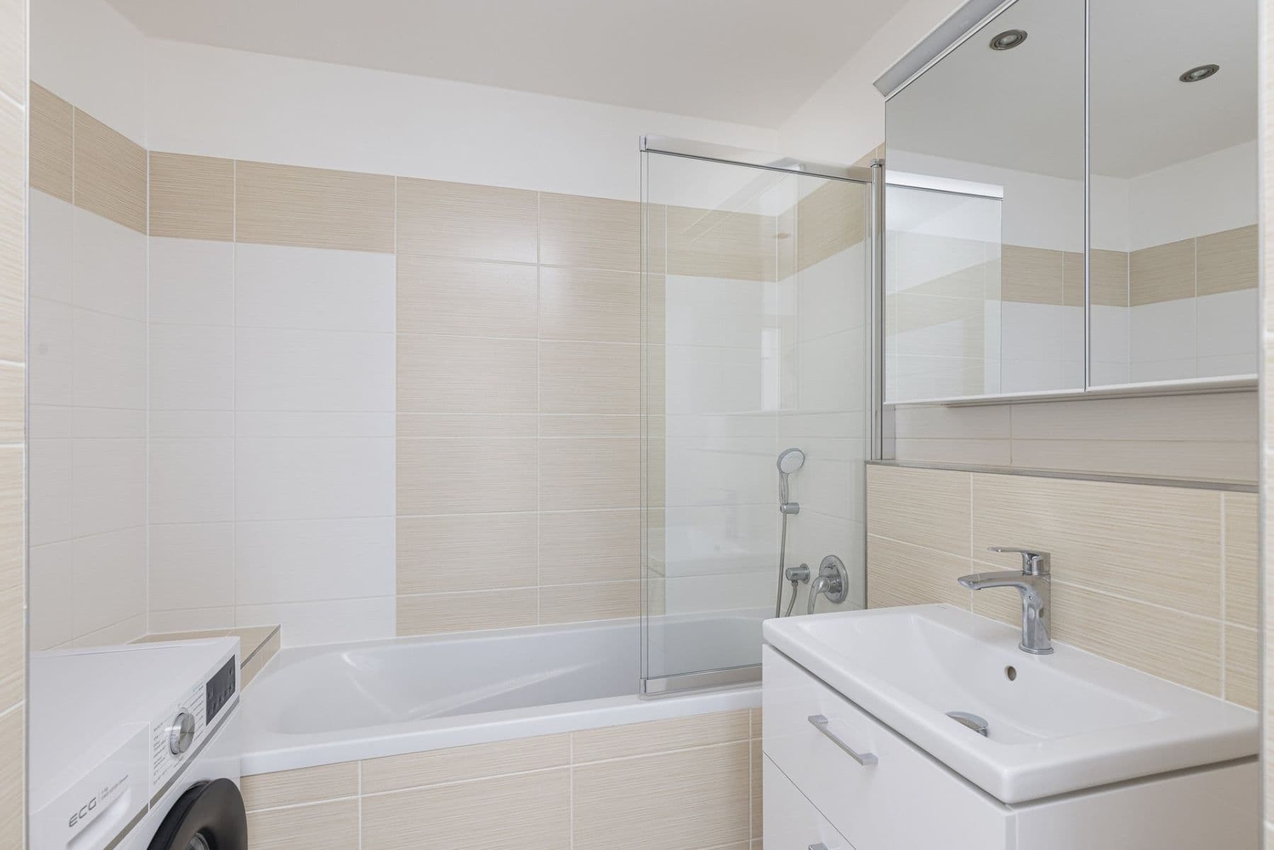 Pronájem bytu 1+kk 51 m², Rudolfa Holeky, Praha, Praha Pronájem bytu 1+kk 51 m², Rudolfa Holeky, Praha, Praha