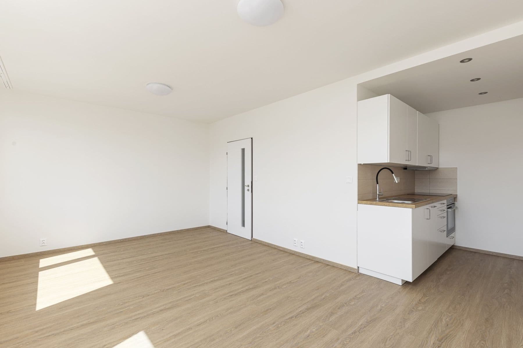 Pronájem bytu 1+kk 36 m², Nušlova, Praha, Praha Pronájem bytu 1+kk 36 m², Nušlova, Praha, Praha