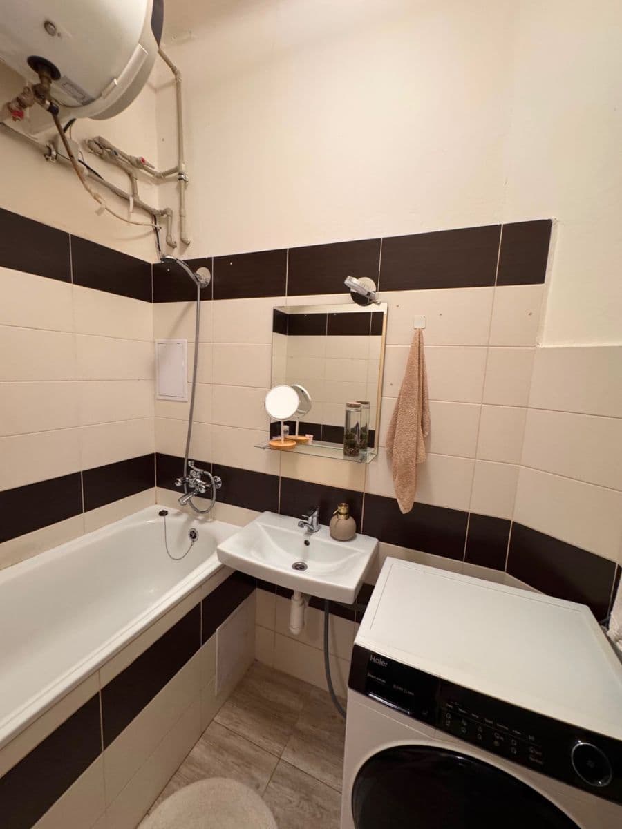 Pronájem bytu 2+kk 56 m², Hartigova, Praha, Praha Pronájem bytu 2+kk 56 m², Hartigova, Praha, Praha