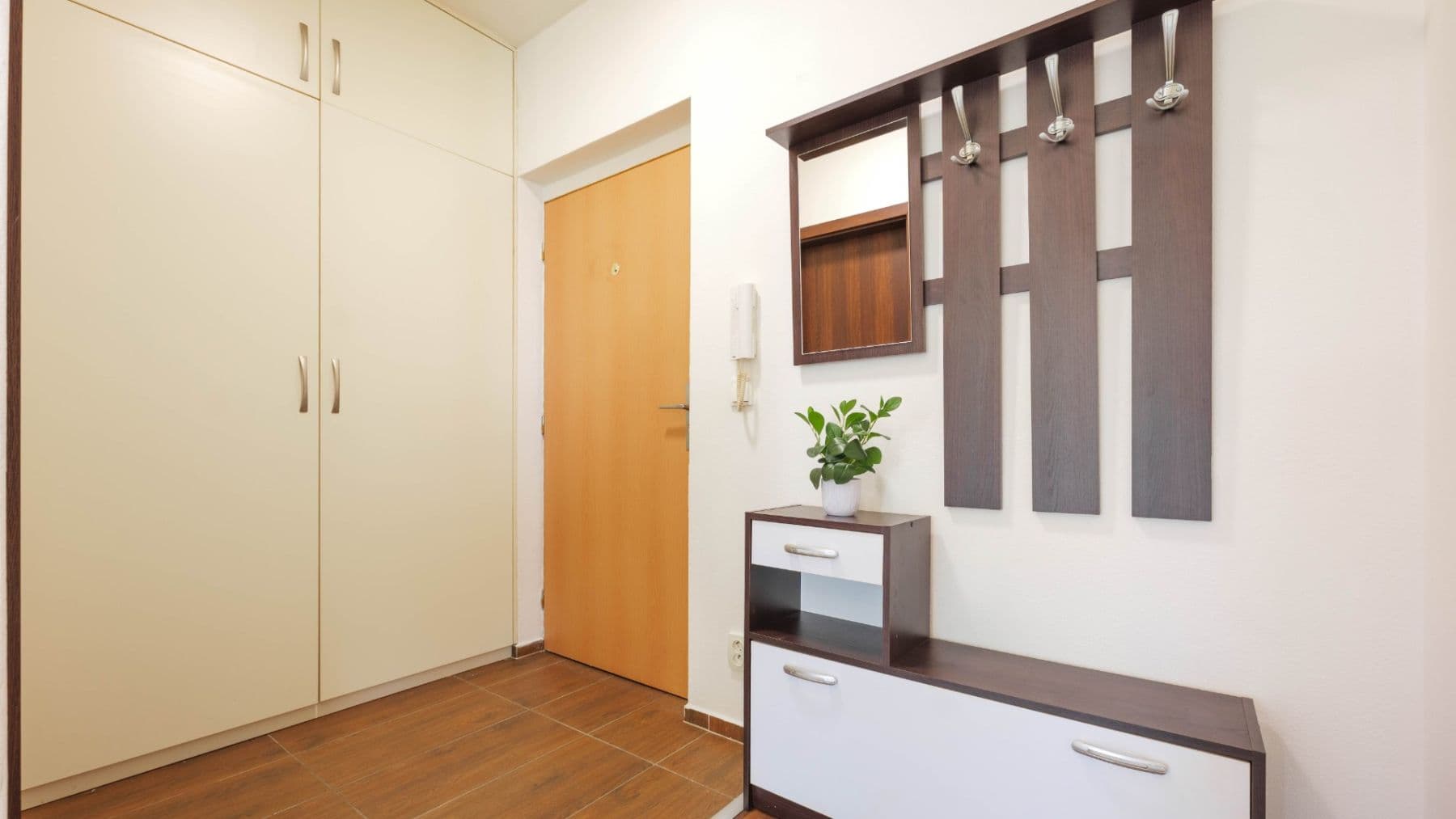 Pronájem bytu 1+kk 39 m², K Lesu, Modřice, Jihomoravský kraj Pronájem bytu 1+kk 39 m², K Lesu, Modřice, Jihomoravský kraj