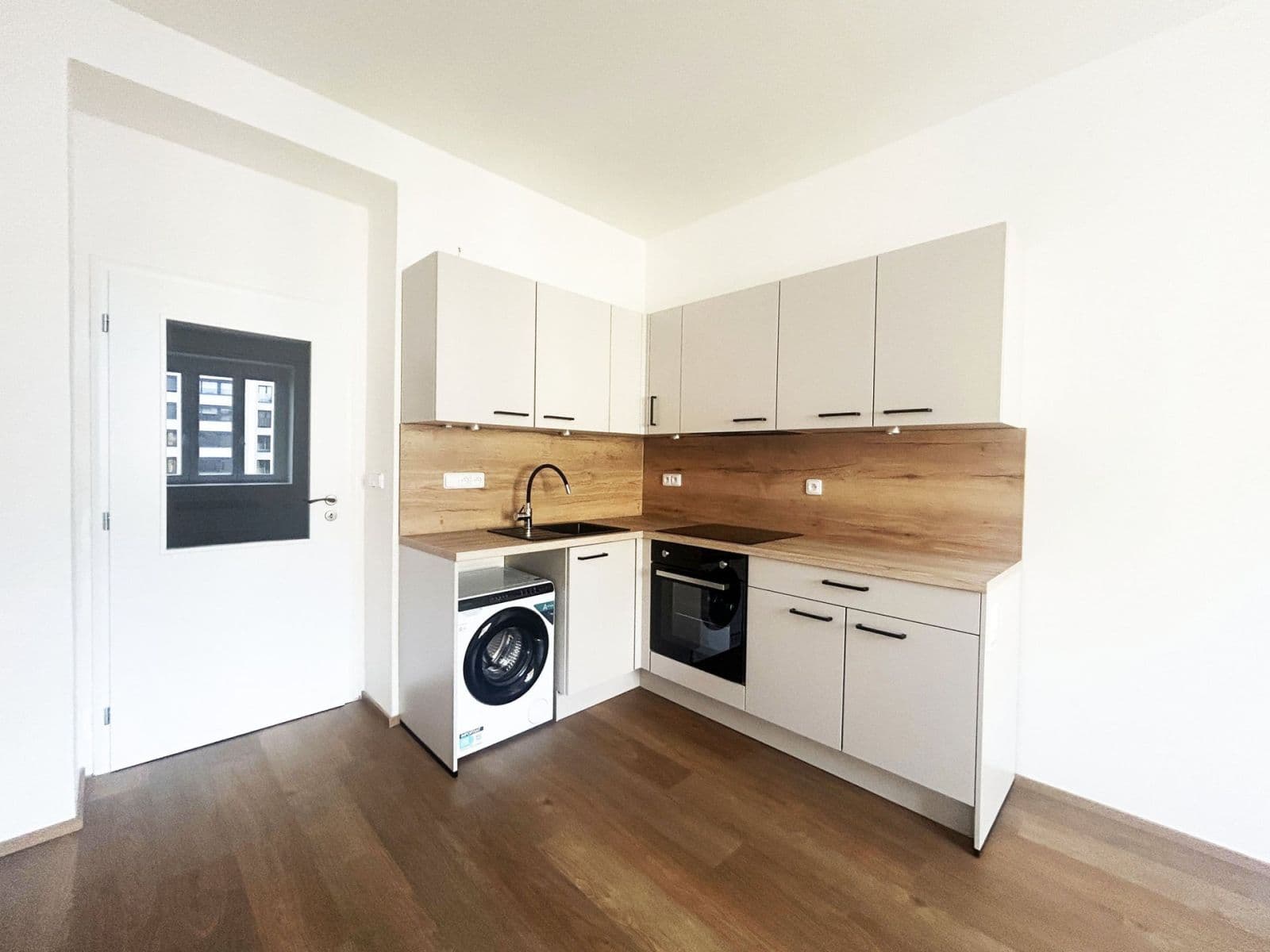 Pronájem bytu 1+kk 23 m², Bohuslava ze Švamberka, Praha, Praha Pronájem bytu 1+kk 23 m², Bohuslava ze Švamberka, Praha, Praha