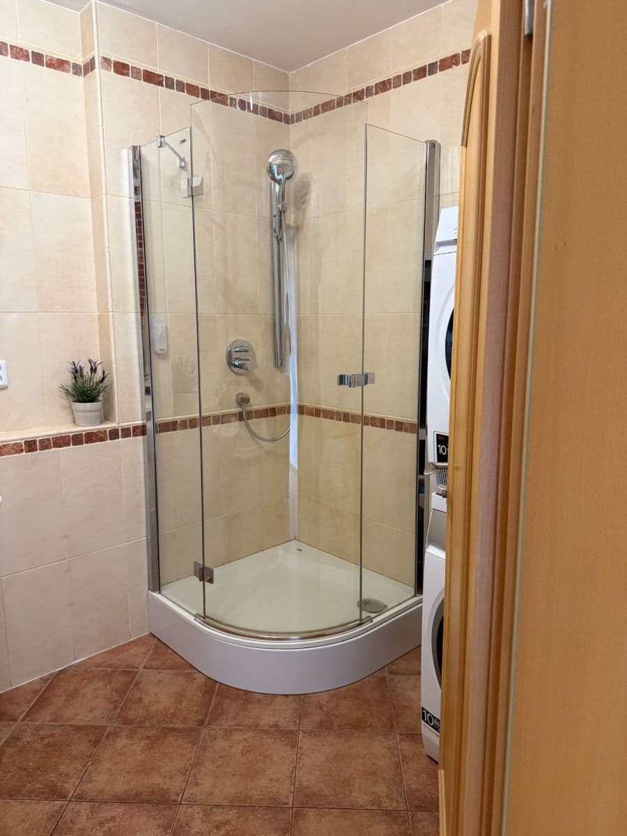 Prodej bytu 3+kk 83 m², Za Valem, Praha, Praha Prodej bytu 3+kk 83 m², Za Valem, Praha, Praha