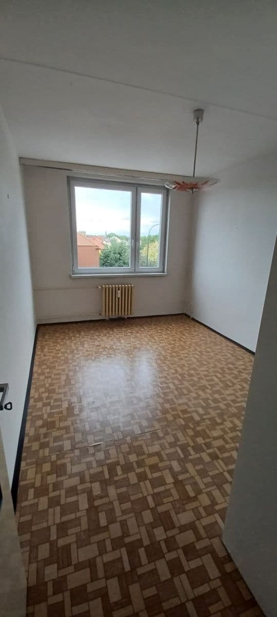Prodej bytu 3+1 74 m², Ke Strouze, Nymburk, Středočeský kraj Prodej bytu 3+1 74 m², Ke Strouze, Nymburk, Středočeský kraj