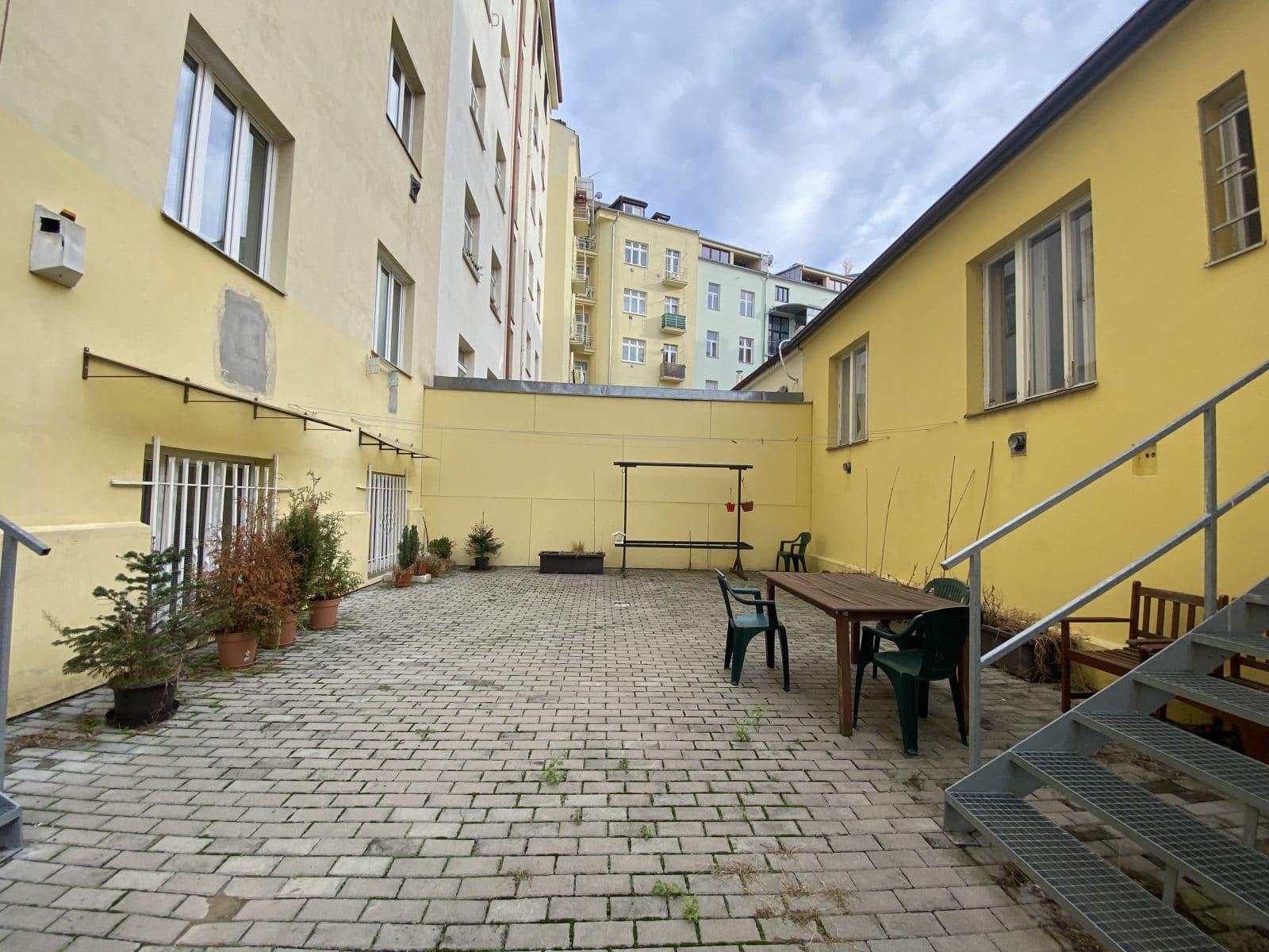 Pronájem bytu 1+1 45 m², Holandská, Praha, Praha Pronájem bytu 1+1 45 m², Holandská, Praha, Praha