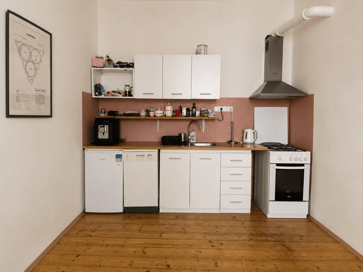 Pronájem bytu 1+1 45 m², Holandská, Praha, Praha Pronájem bytu 1+1 45 m², Holandská, Praha, Praha