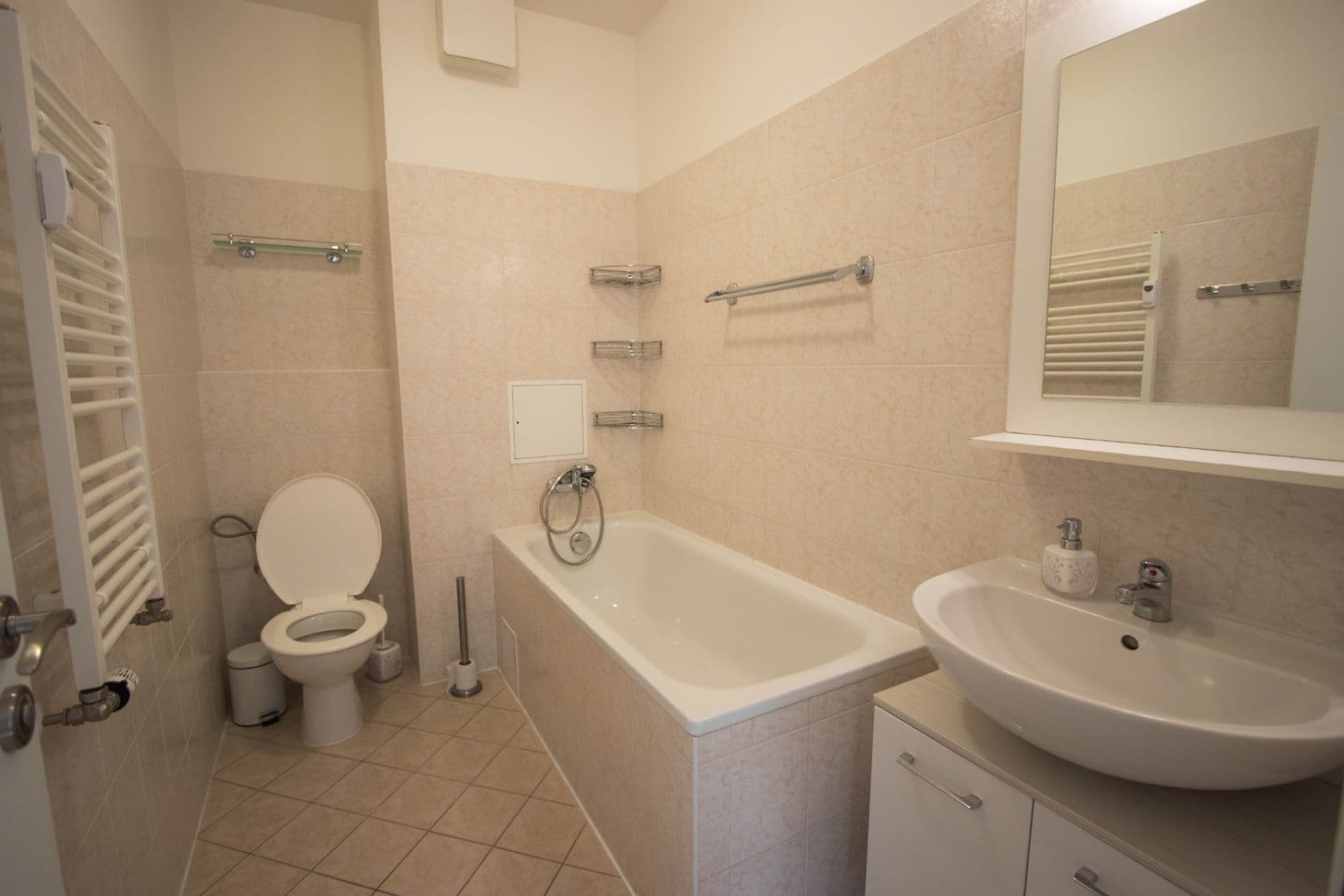 Pronájem bytu 2+kk 41 m², Novobohdalecká, Praha, Praha Pronájem bytu 2+kk 41 m², Novobohdalecká, Praha, Praha