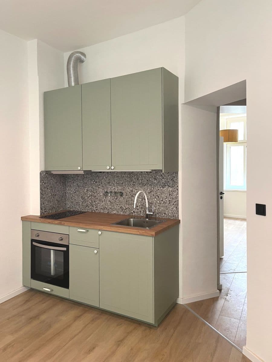 Pronájem bytu 2+kk 36 m², Moravská, Karlovy Vary, Karlovarský kraj Pronájem bytu 2+kk 36 m², Moravská, Karlovy Vary, Karlovarský kraj