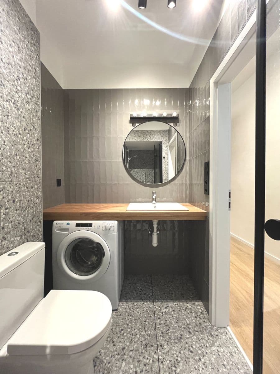 Pronájem bytu 2+kk 36 m², Moravská, Karlovy Vary, Karlovarský kraj Pronájem bytu 2+kk 36 m², Moravská, Karlovy Vary, Karlovarský kraj