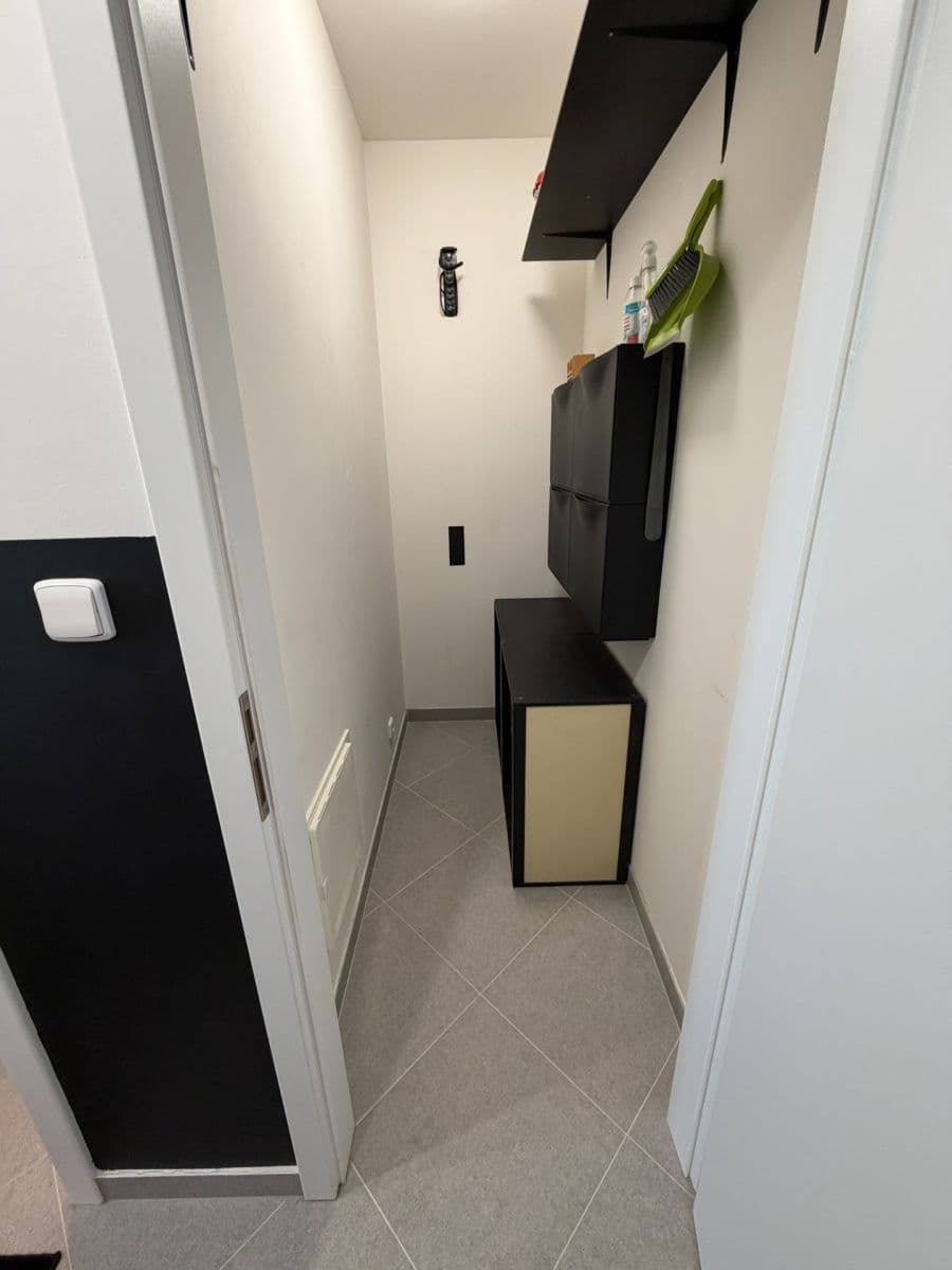 Pronájem bytu 1+kk 37 m², Stočesova, Praha, Praha Pronájem bytu 1+kk 37 m², Stočesova, Praha, Praha