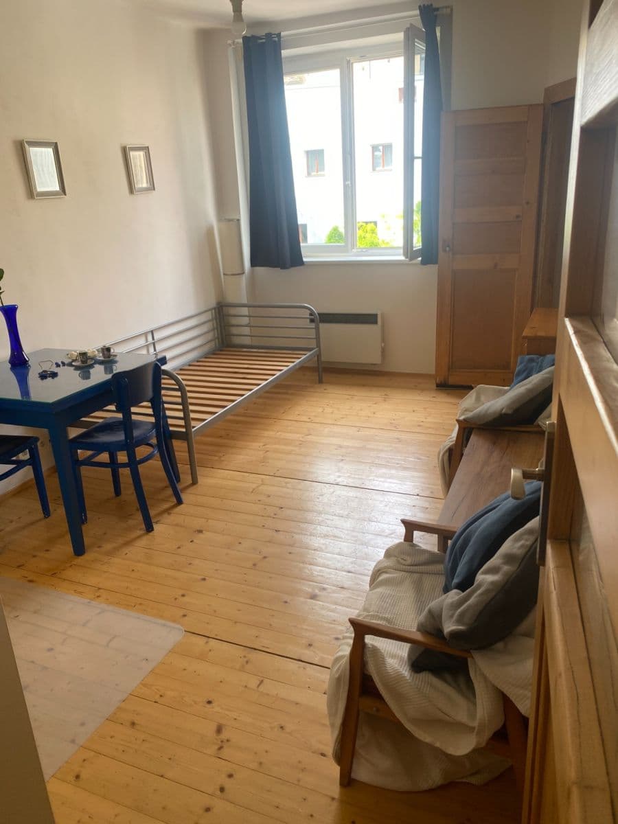 Pronájem bytu 1+kk 18 m², Sarajevská, Praha, Praha Pronájem bytu 1+kk 18 m², Sarajevská, Praha, Praha