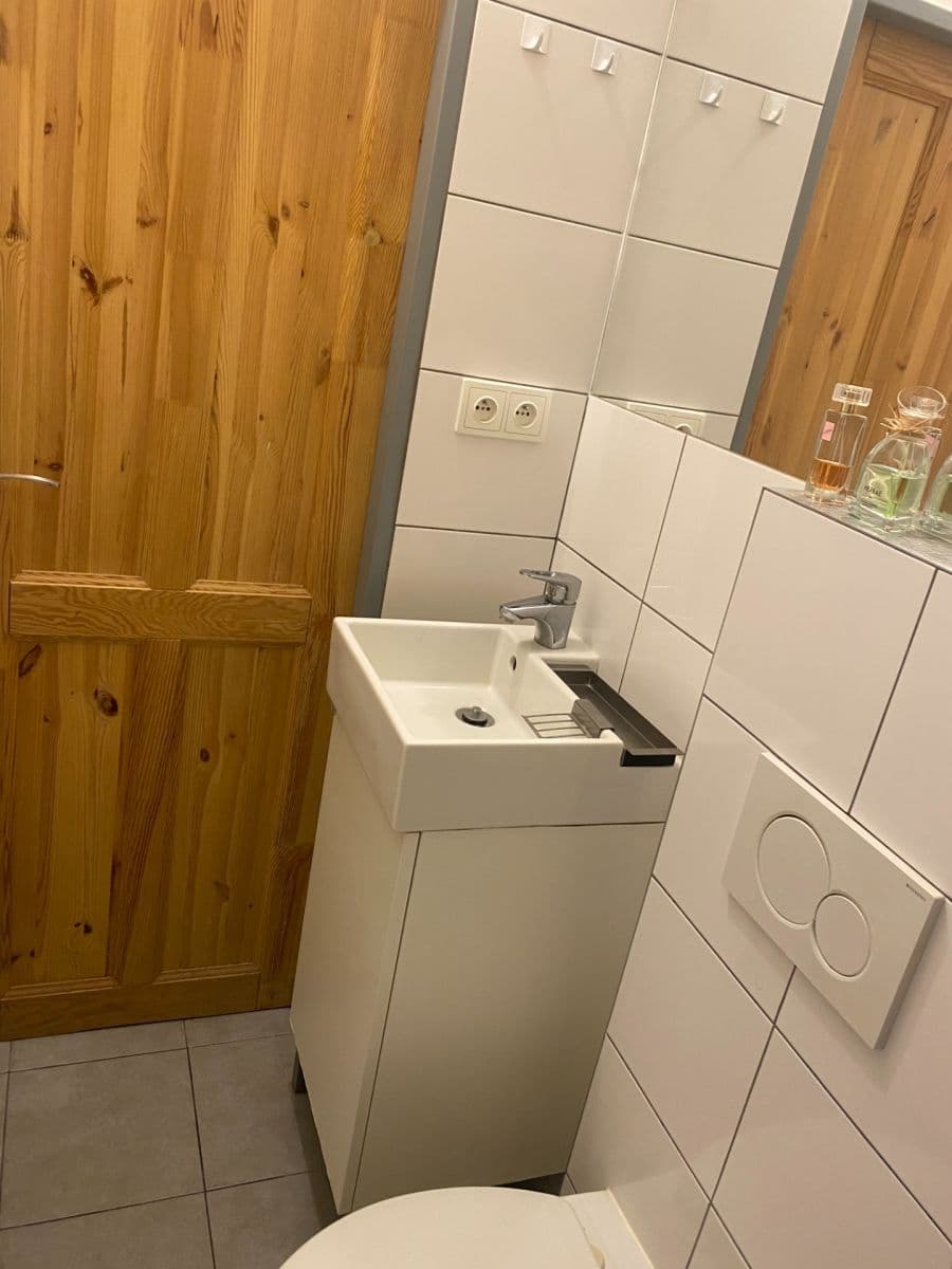 Pronájem bytu 1+kk 18 m², Sarajevská, Praha, Praha Pronájem bytu 1+kk 18 m², Sarajevská, Praha, Praha