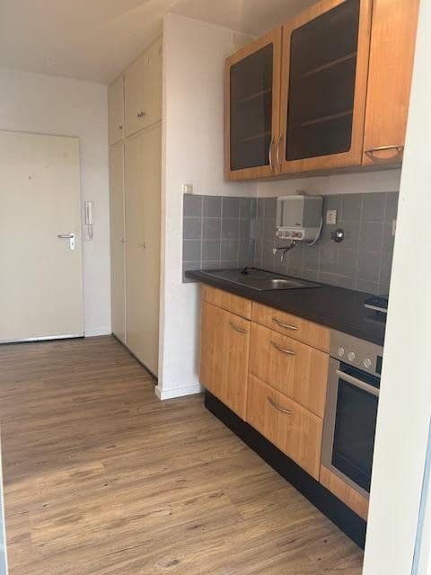 Prodej bytu 1+1 34 m², Bonn, Severní Porýní-Vestfálsko Prodej bytu 1+1 34 m², Bonn, Severní Porýní-Vestfálsko