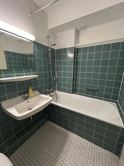 Prodej bytu 1+1 34 m², Bonn, Severní Porýní-Vestfálsko Prodej bytu 1+1 34 m², Bonn, Severní Porýní-Vestfálsko