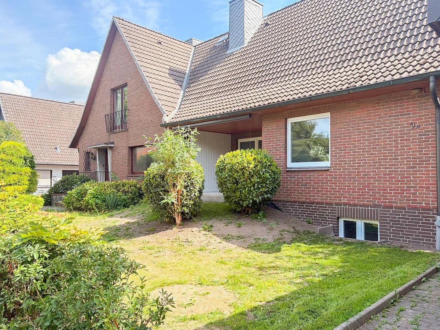 Prodej domu 111 m², pozemek 351 m², Schloßstraße 9a, Bargteheide, Šlesvicko-Holštýnsko Prodej domu 111 m², pozemek 351 m², Schloßstraße 9a, Bargteheide, Šlesvicko-Holštýnsko