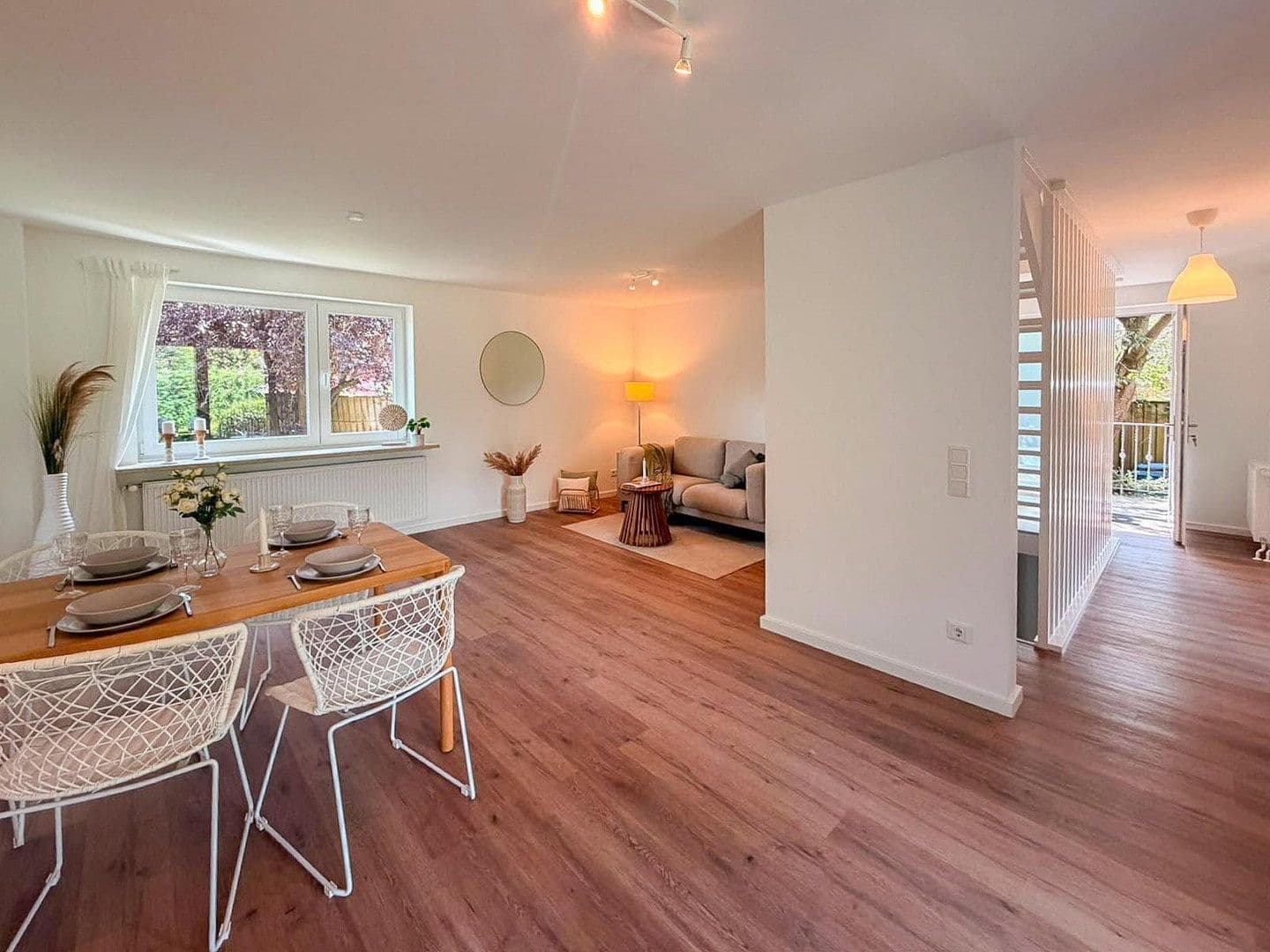 Prodej domu 111 m², pozemek 351 m², Schloßstraße 9a, Bargteheide, Šlesvicko-Holštýnsko Prodej domu 111 m², pozemek 351 m², Schloßstraße 9a, Bargteheide, Šlesvicko-Holštýnsko