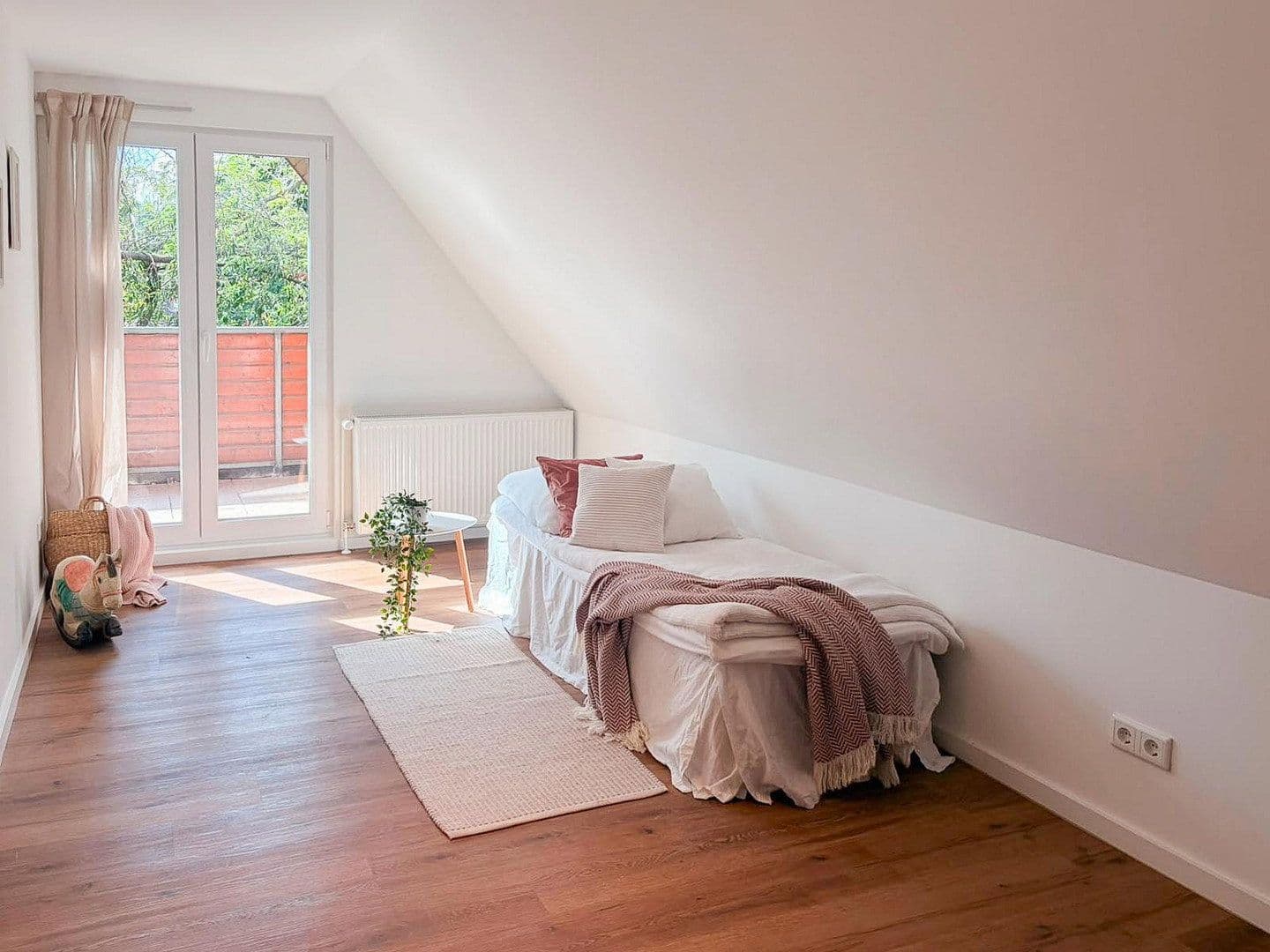 Prodej domu 111 m², pozemek 351 m², Schloßstraße 9a, Bargteheide, Šlesvicko-Holštýnsko Prodej domu 111 m², pozemek 351 m², Schloßstraße 9a, Bargteheide, Šlesvicko-Holštýnsko
