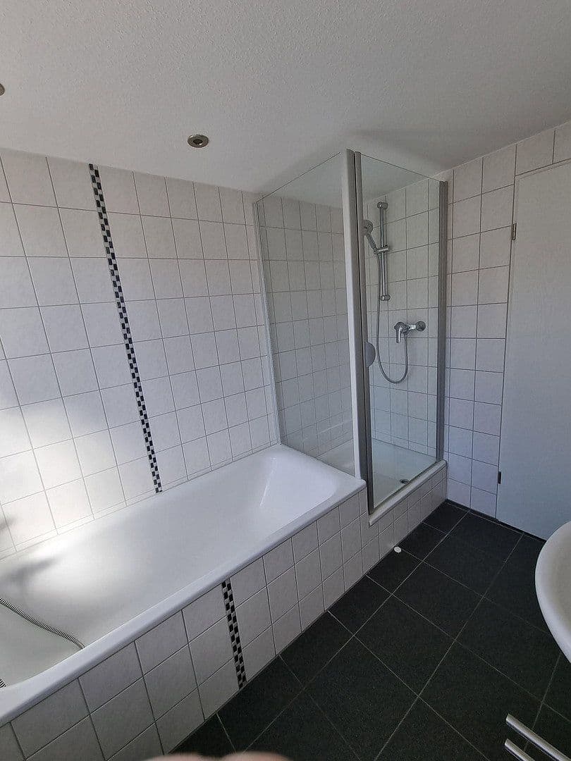Pronájem domu 142 m², pozemek 181 m², Hans-Vilz-Weg 5, Düsseldorf-Wittlaer, Severní Porýní-Vestfálsko Pronájem domu 142 m², pozemek 181 m², Hans-Vilz-Weg 5, Düsseldorf-Wittlaer, Severní Porýní-Vestfálsko