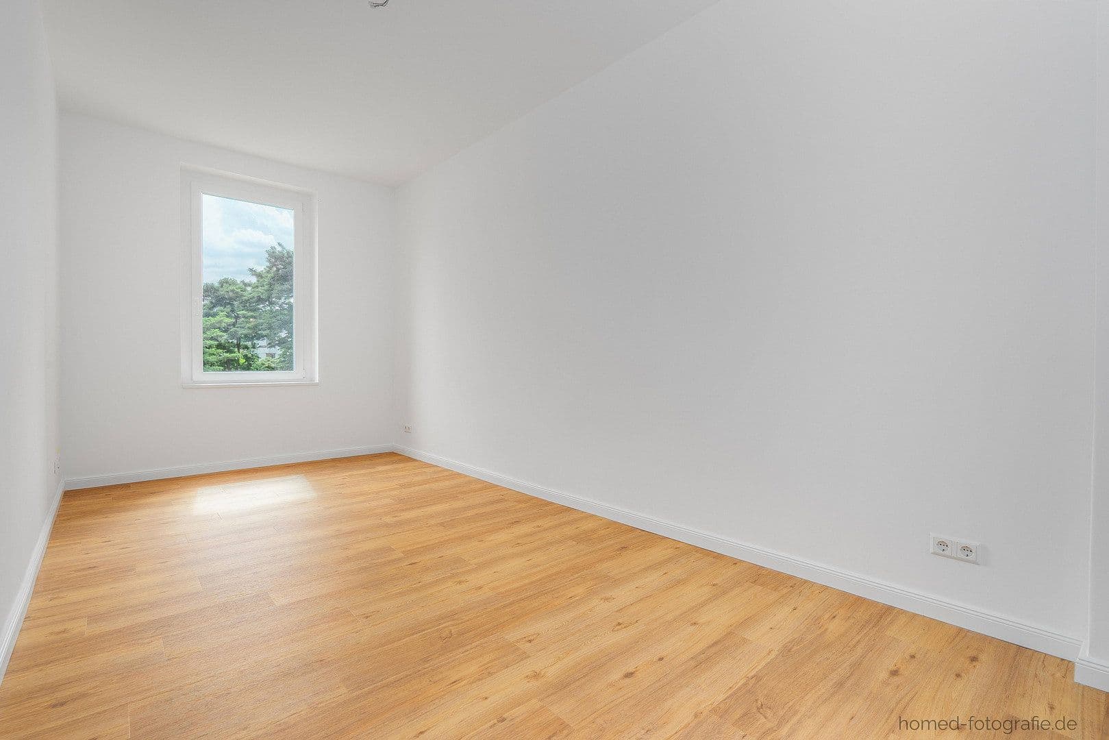 Pronájem bytu 3+1 86 m², Müggelheimer Straße 18, Berlin, Berlín Pronájem bytu 3+1 86 m², Müggelheimer Straße 18, Berlin, Berlín