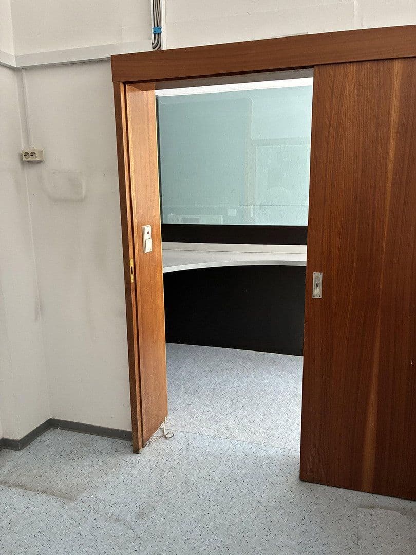 Pronájem nebytového prostoru 217 m², Salinenstrasse 35a, Bad Kreuznach, Porýní-Falc Pronájem nebytového prostoru 217 m², Salinenstrasse 35a, Bad Kreuznach, Porýní-Falc