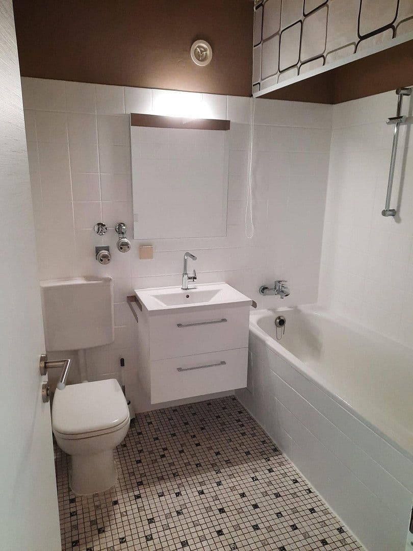 Pronájem bytu 2+1 70 m², Forellenweg 34, Lehrte, Dolní Sasko Pronájem bytu 2+1 70 m², Forellenweg 34, Lehrte, Dolní Sasko