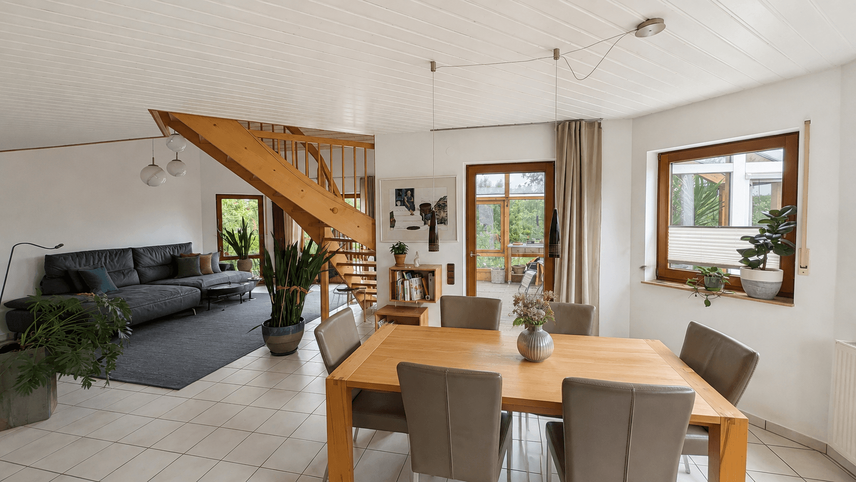 Prodej domu 154 m², pozemek 1.161 m², Wüstenrot, Bádensko-Württembersko Prodej domu 154 m², pozemek 1.161 m², Wüstenrot, Bádensko-Württembersko