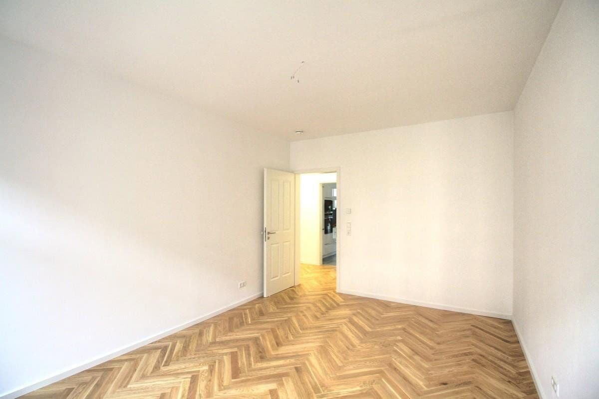 Pronájem bytu 2+1 73 m², Weißestraße 11, Leipzig, Sasko Pronájem bytu 2+1 73 m², Weißestraße 11, Leipzig, Sasko