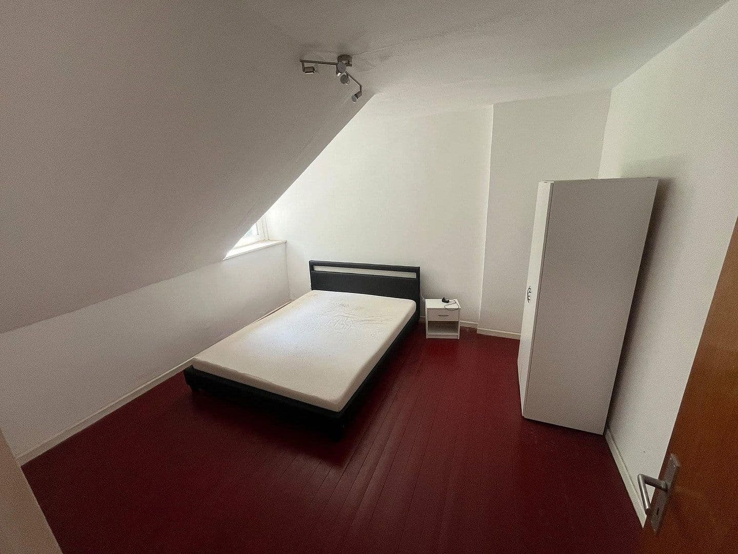 Pronájem bytu 5+1 100 m², Gerther Straße 8, Bochum, Severní Porýní-Vestfálsko Pronájem bytu 5+1 100 m², Gerther Straße 8, Bochum, Severní Porýní-Vestfálsko