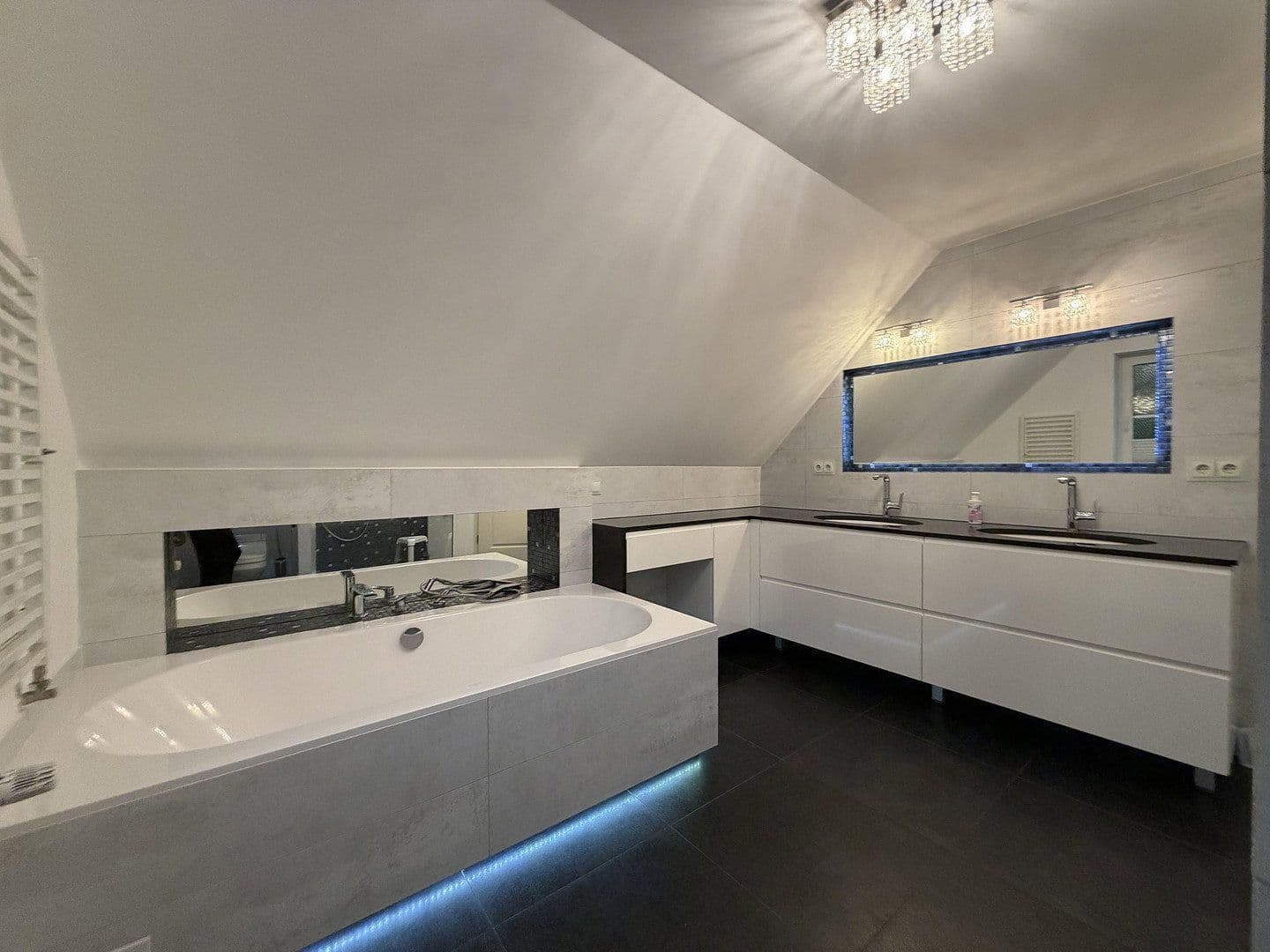 Pronájem domu 166 m², pozemek 700 m², Paul-Löbe-Weg, Elmshorn, Šlesvicko-Holštýnsko Pronájem domu 166 m², pozemek 700 m², Paul-Löbe-Weg, Elmshorn, Šlesvicko-Holštýnsko