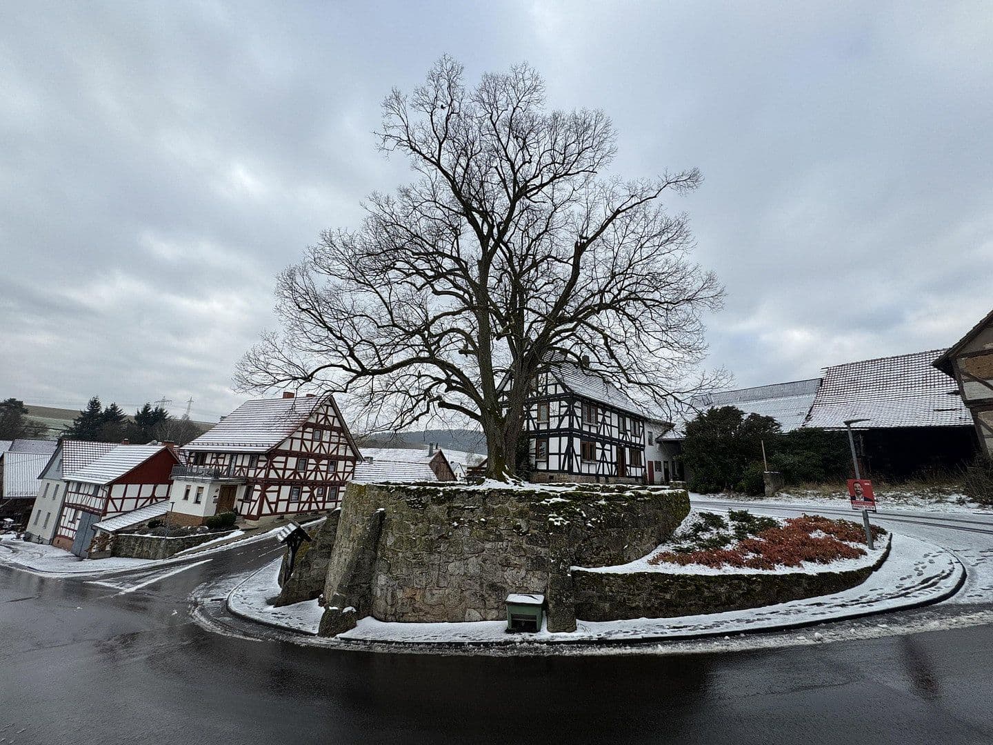 Prodej domu 320 m², pozemek 320 m², Nentershausen, Hessen Prodej domu 320 m², pozemek 320 m², Nentershausen, Hessen
