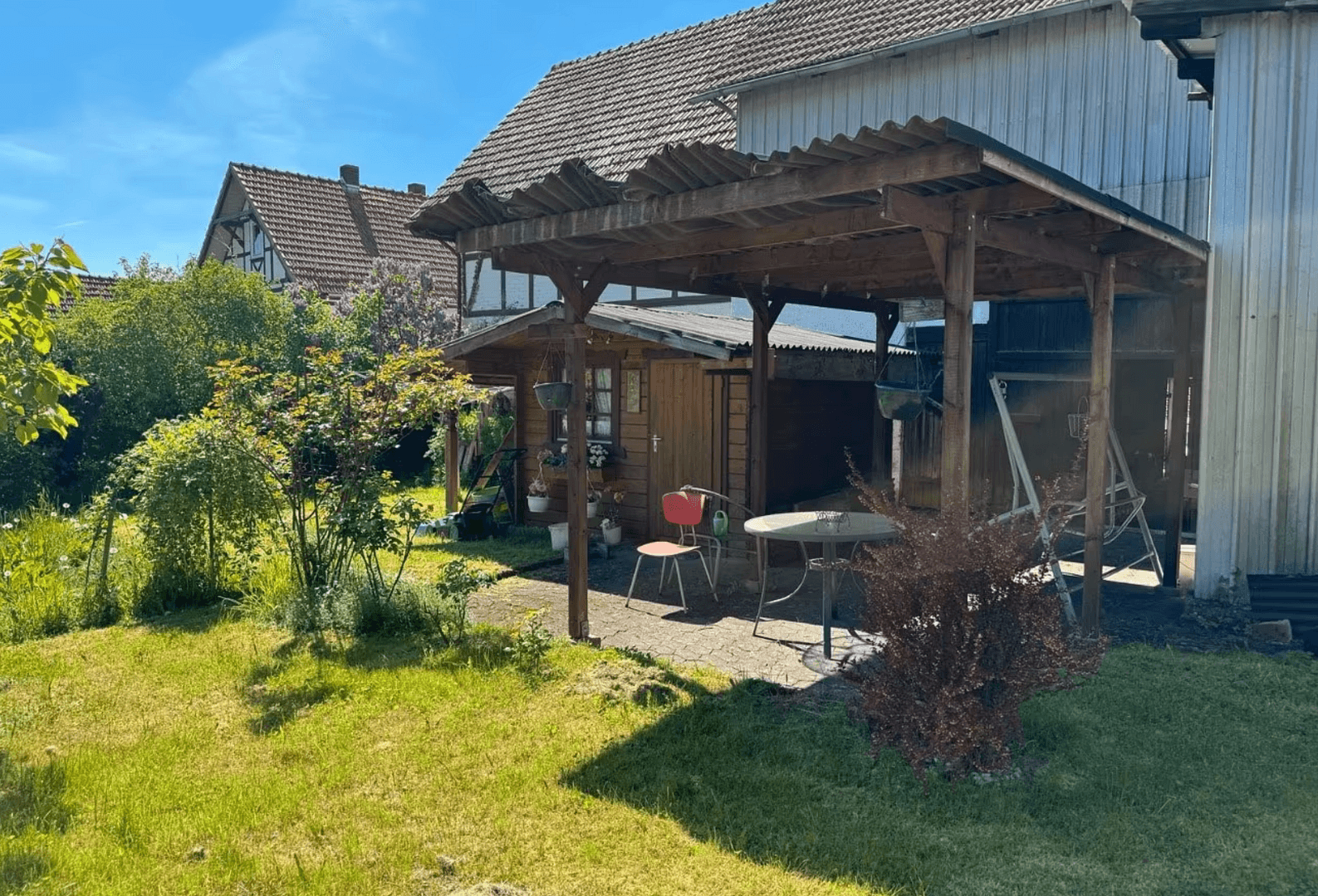 Prodej domu 320 m², pozemek 320 m², Nentershausen, Hessen Prodej domu 320 m², pozemek 320 m², Nentershausen, Hessen