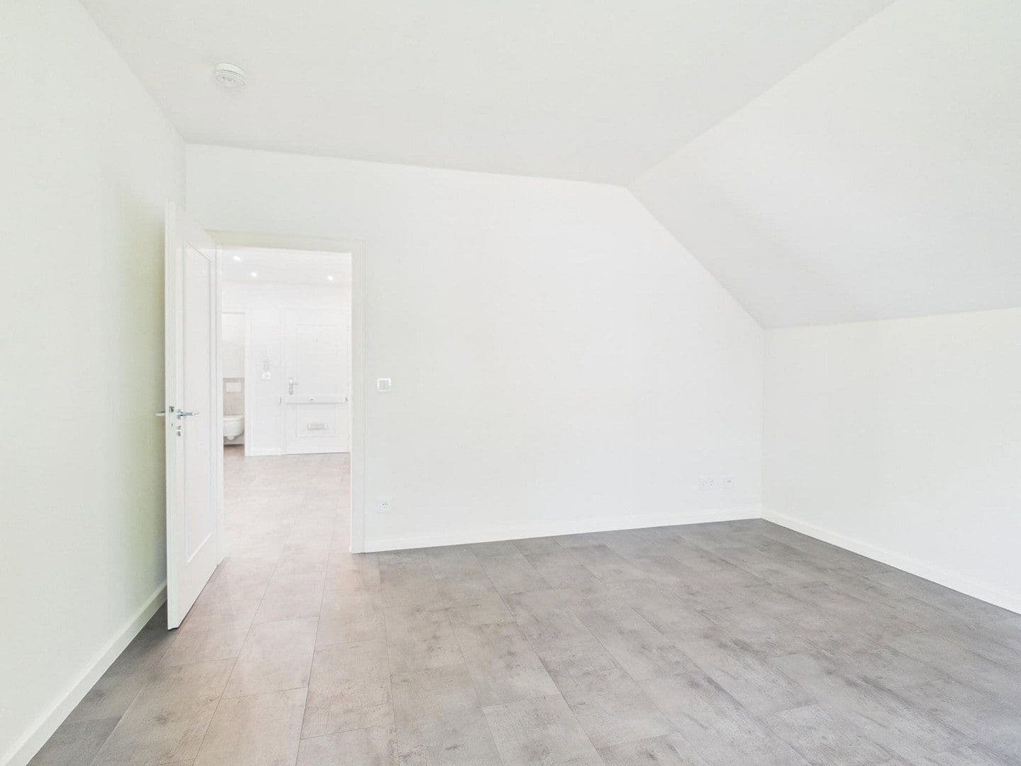 Prodej bytu 3+1 106 m², Hamburg, Hamburg Prodej bytu 3+1 106 m², Hamburg, Hamburg