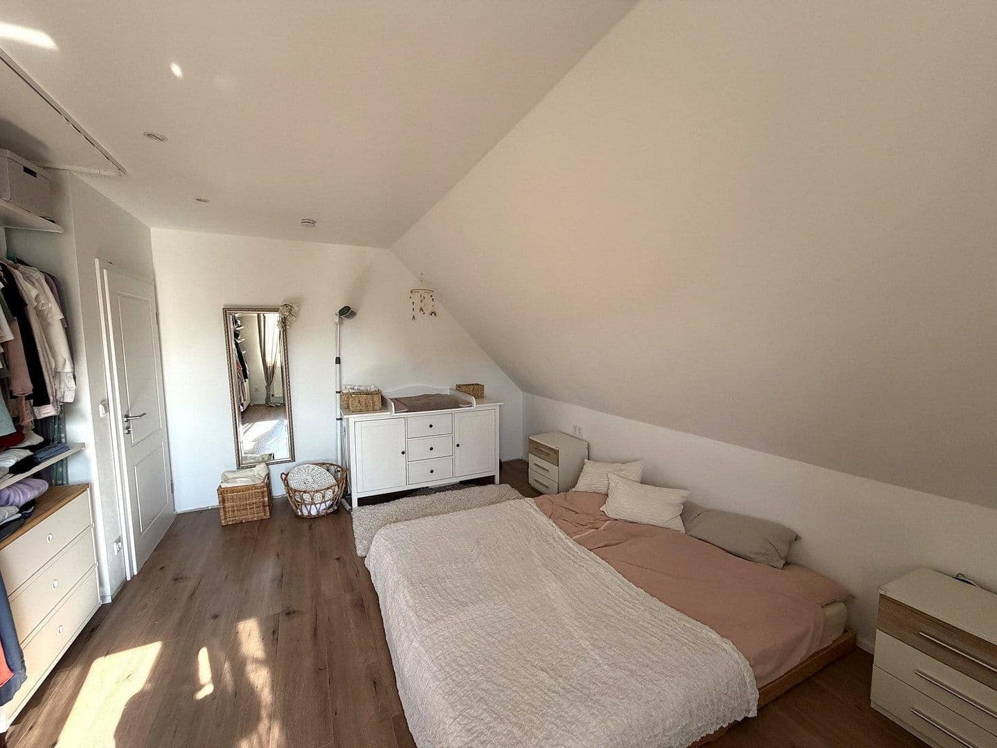 Prodej domu 116 m², pozemek 700 m², Habichtswald, Hessen Prodej domu 116 m², pozemek 700 m², Habichtswald, Hessen
