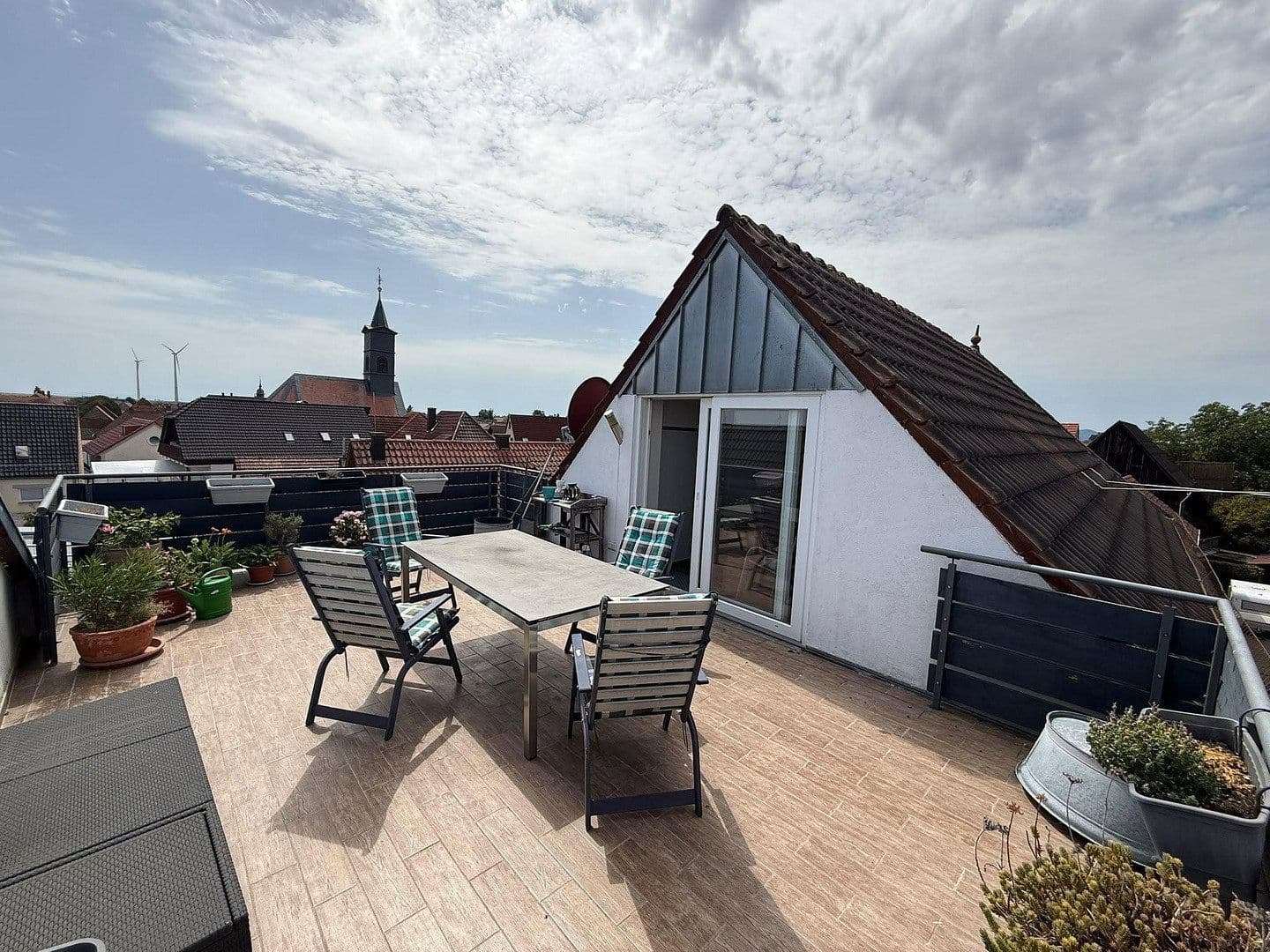 Prodej bytu 6+1 170 m², Offenbach an der Queich, Porýní-Falc Prodej bytu 6+1 170 m², Offenbach an der Queich, Porýní-Falc